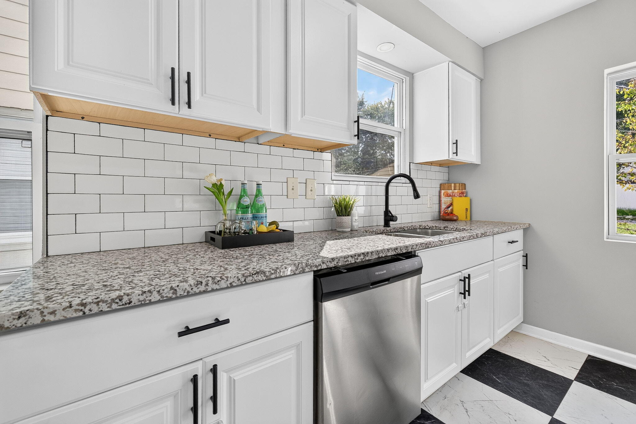 805 Chestershire, Columbus, Ohio 43204