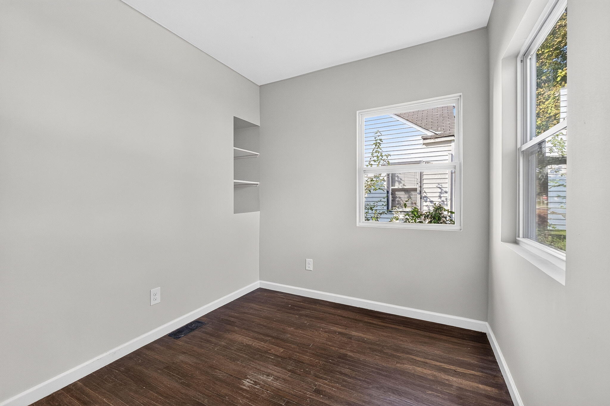 805 Chestershire, Columbus, Ohio 43204