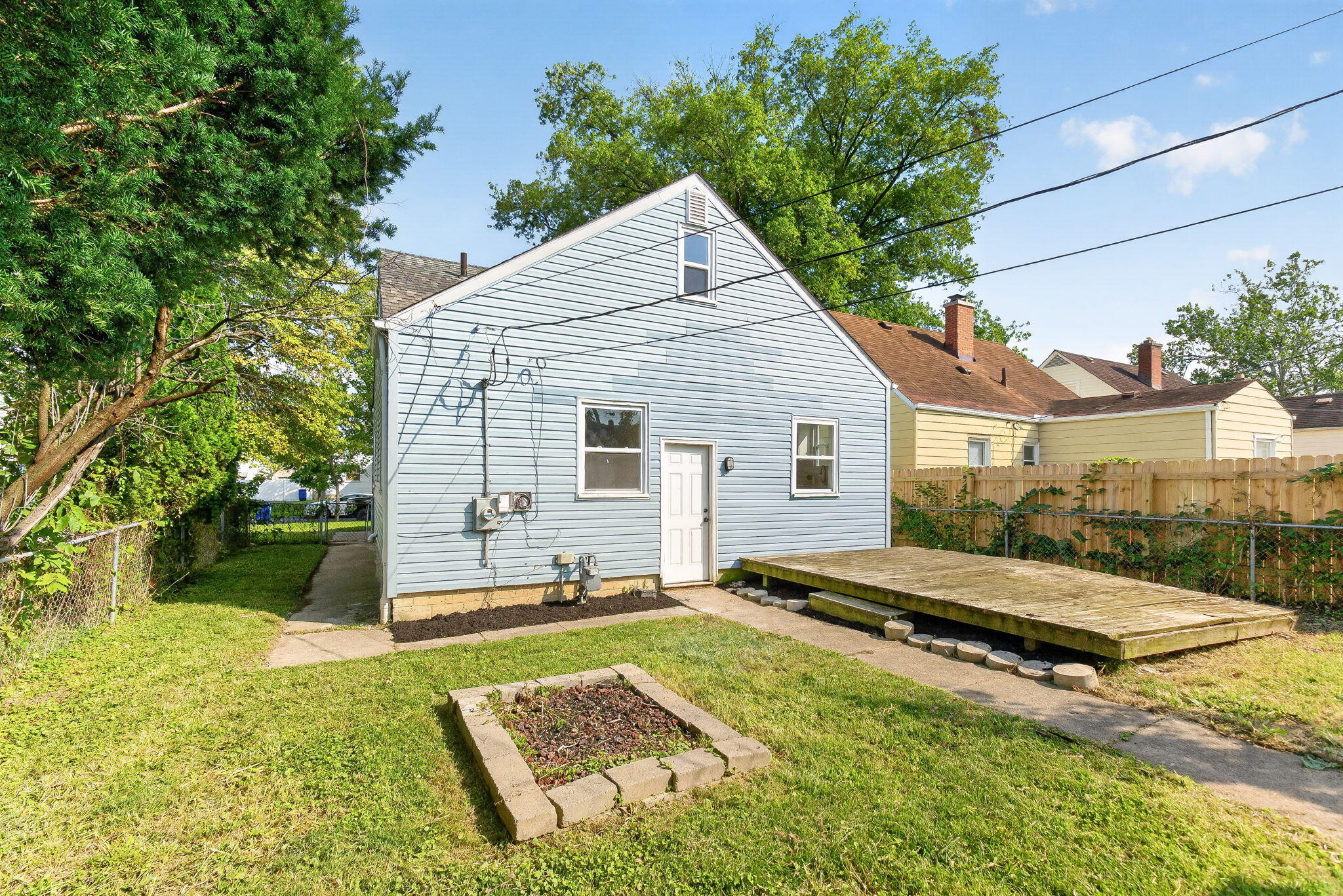 805 Chestershire, Columbus, Ohio 43204