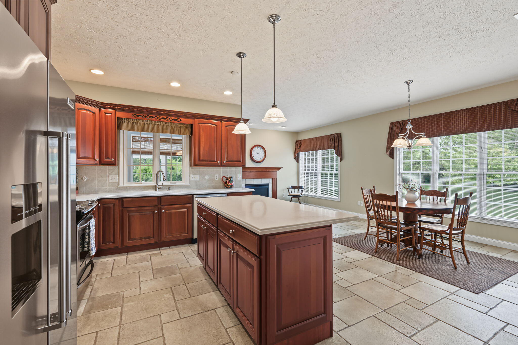 2730 Meadowpoint, Troy, Ohio 45373
