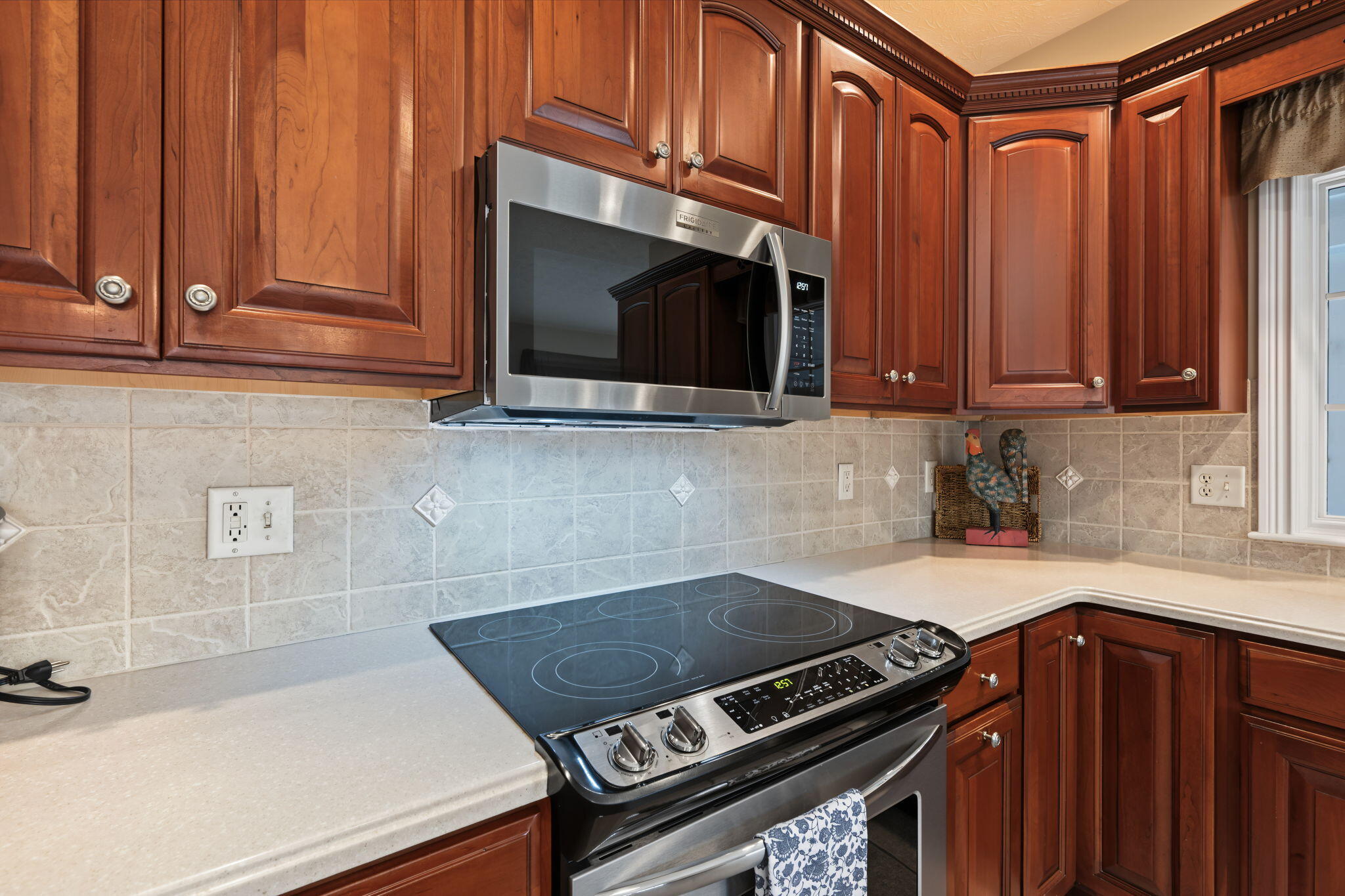2730 Meadowpoint, Troy, Ohio 45373