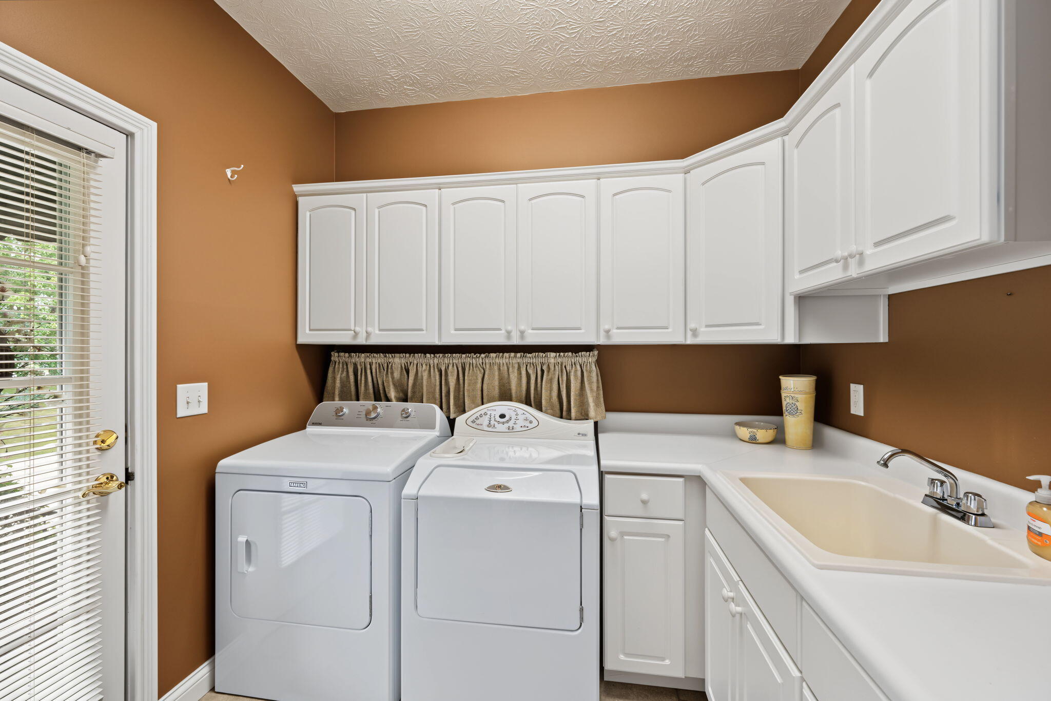 2730 Meadowpoint, Troy, Ohio 45373