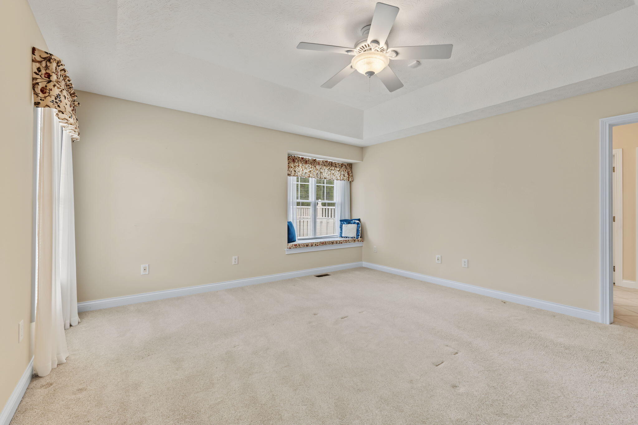 2730 Meadowpoint, Troy, Ohio 45373
