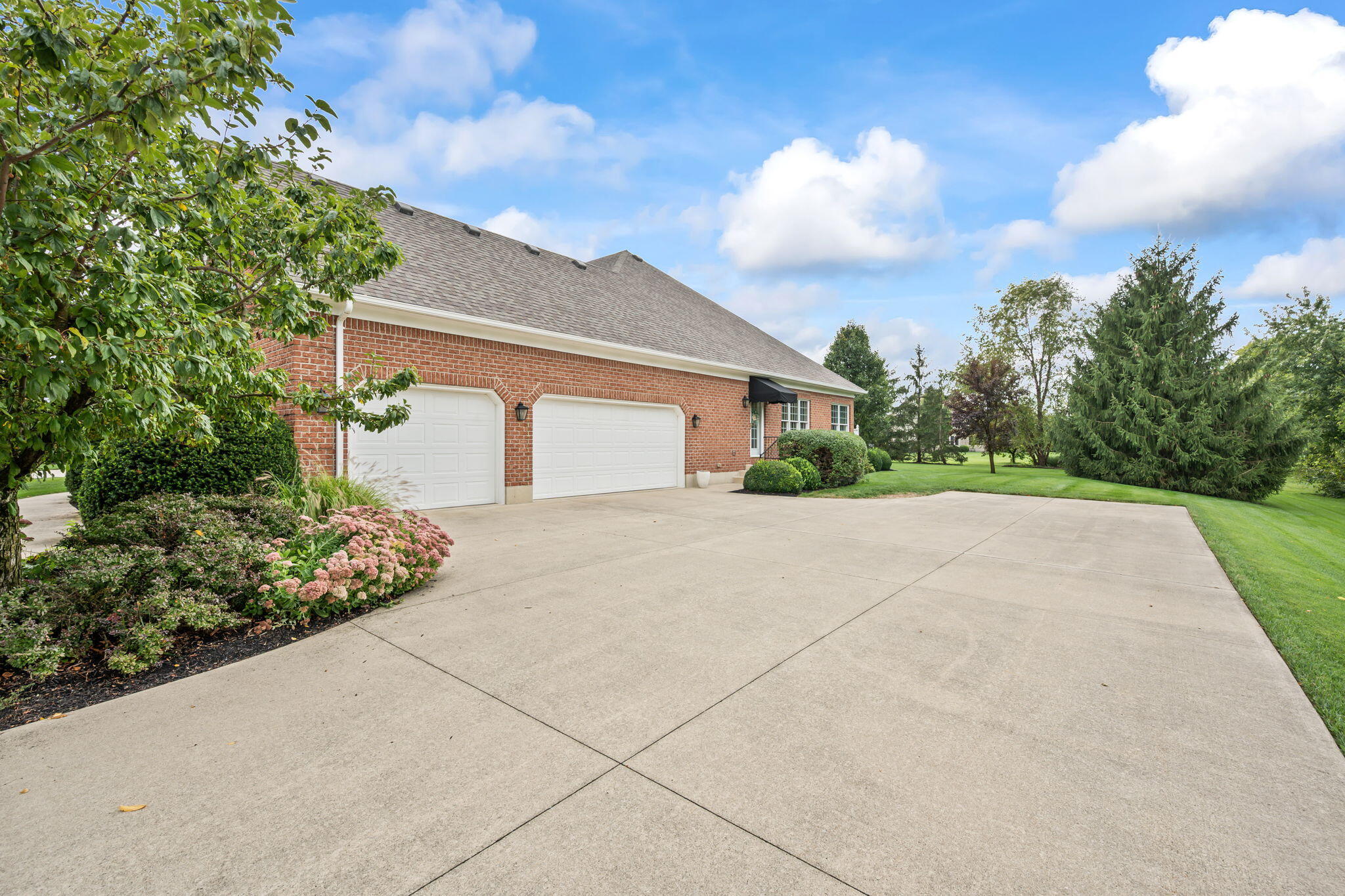 2730 Meadowpoint, Troy, Ohio 45373