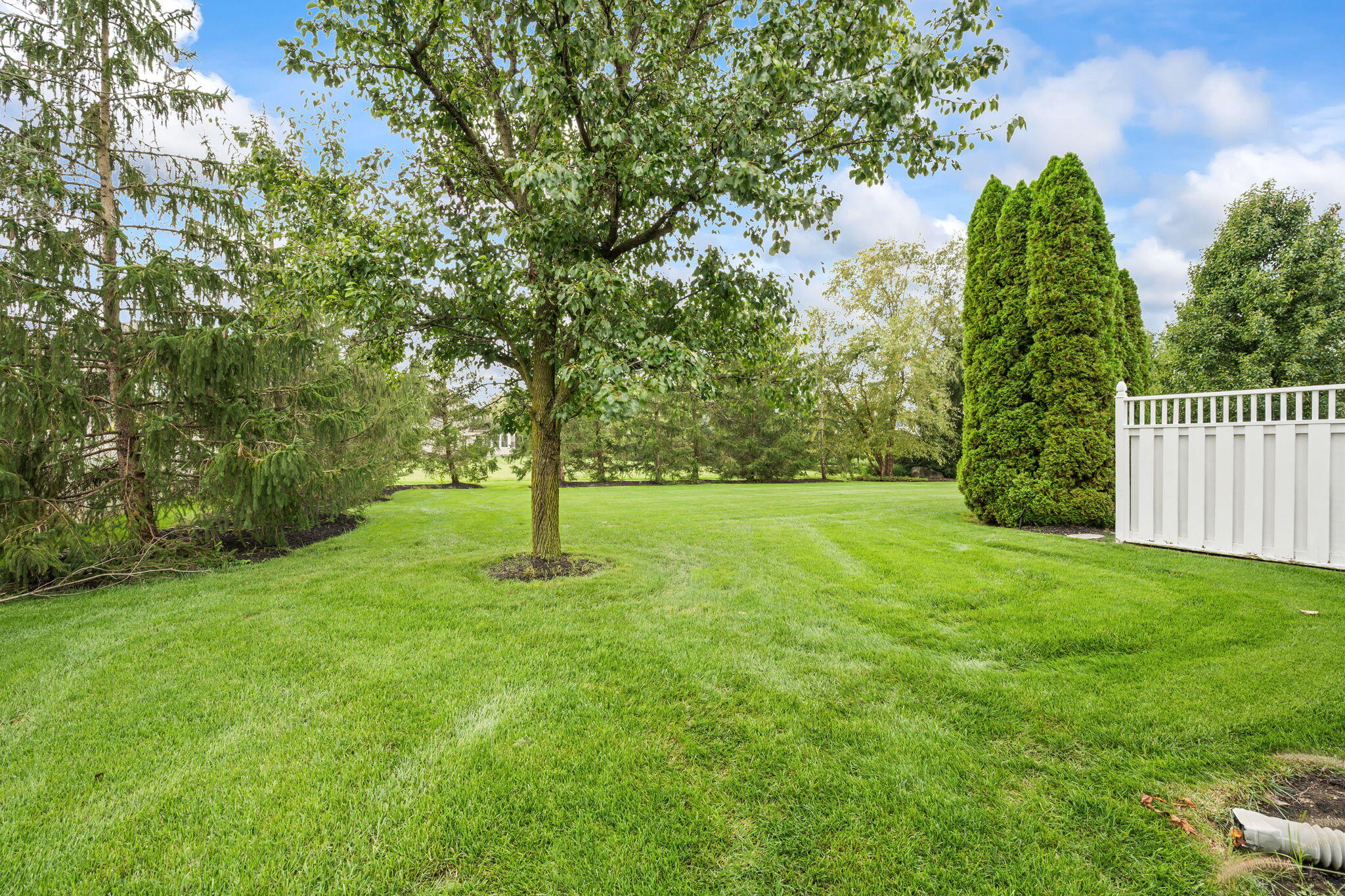 2730 Meadowpoint, Troy, Ohio 45373