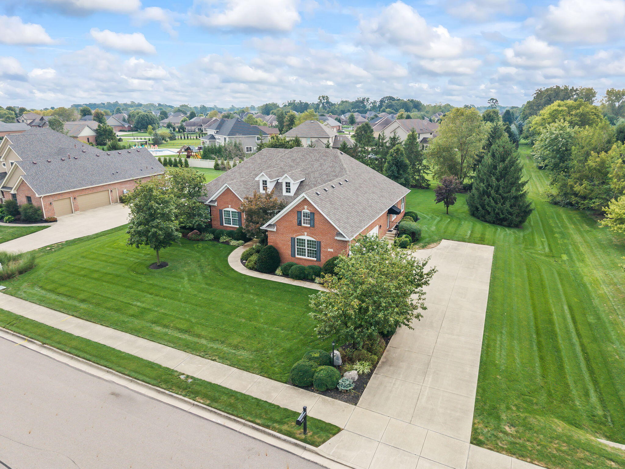 2730 Meadowpoint, Troy, Ohio 45373