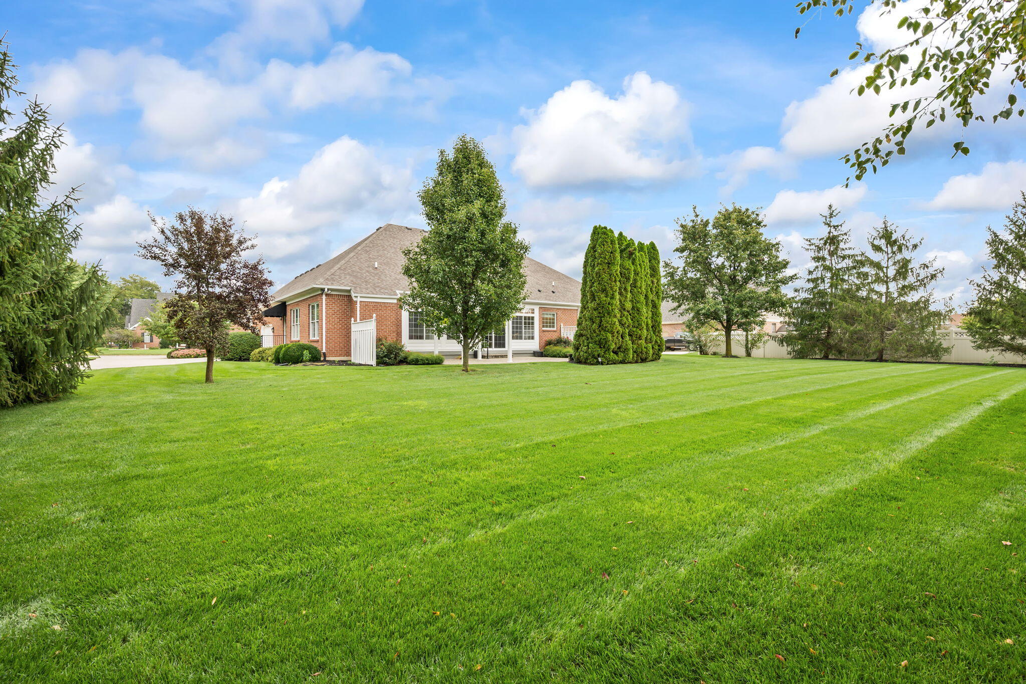 2730 Meadowpoint, Troy, Ohio 45373