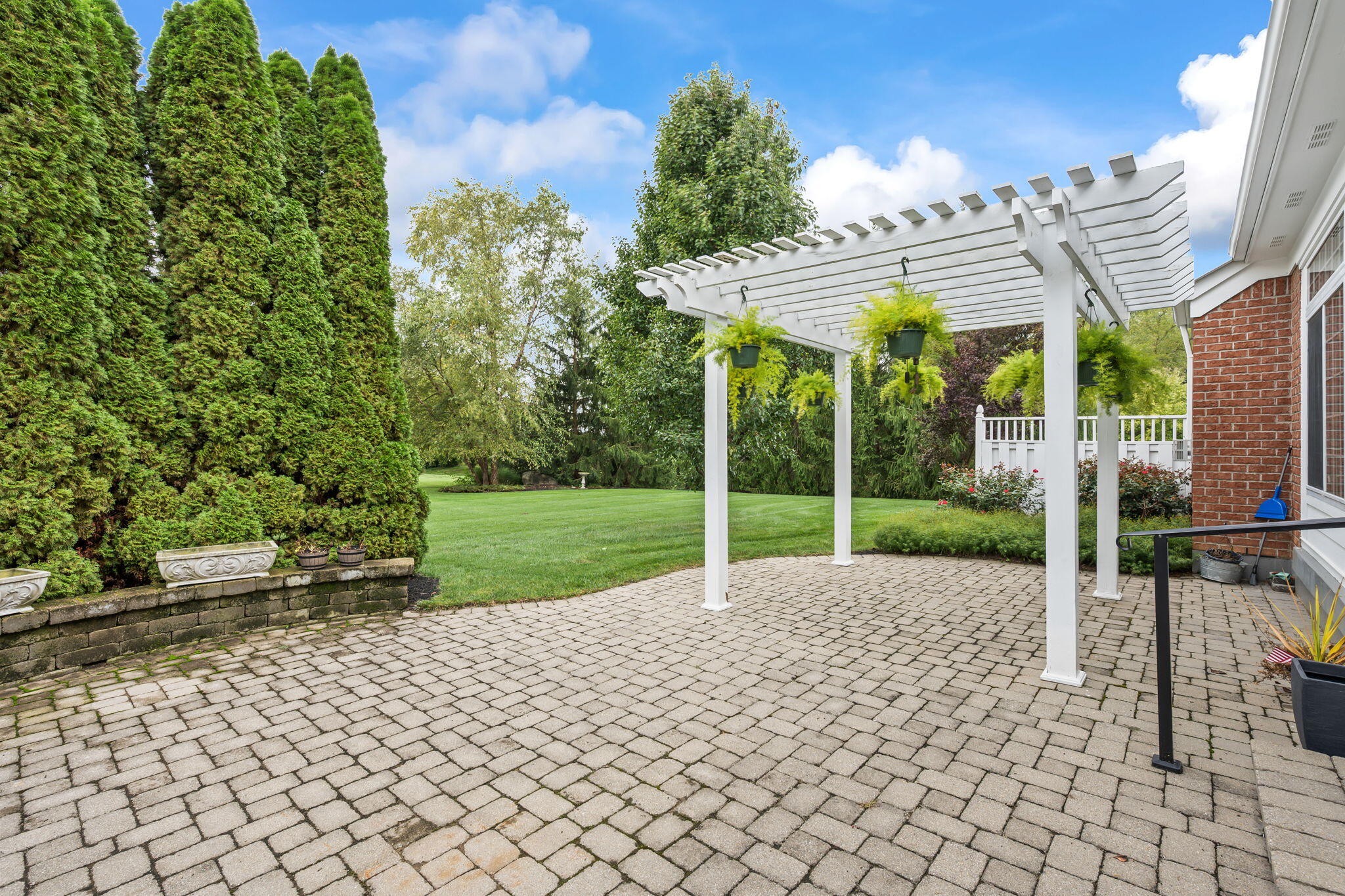 2730 Meadowpoint, Troy, Ohio 45373