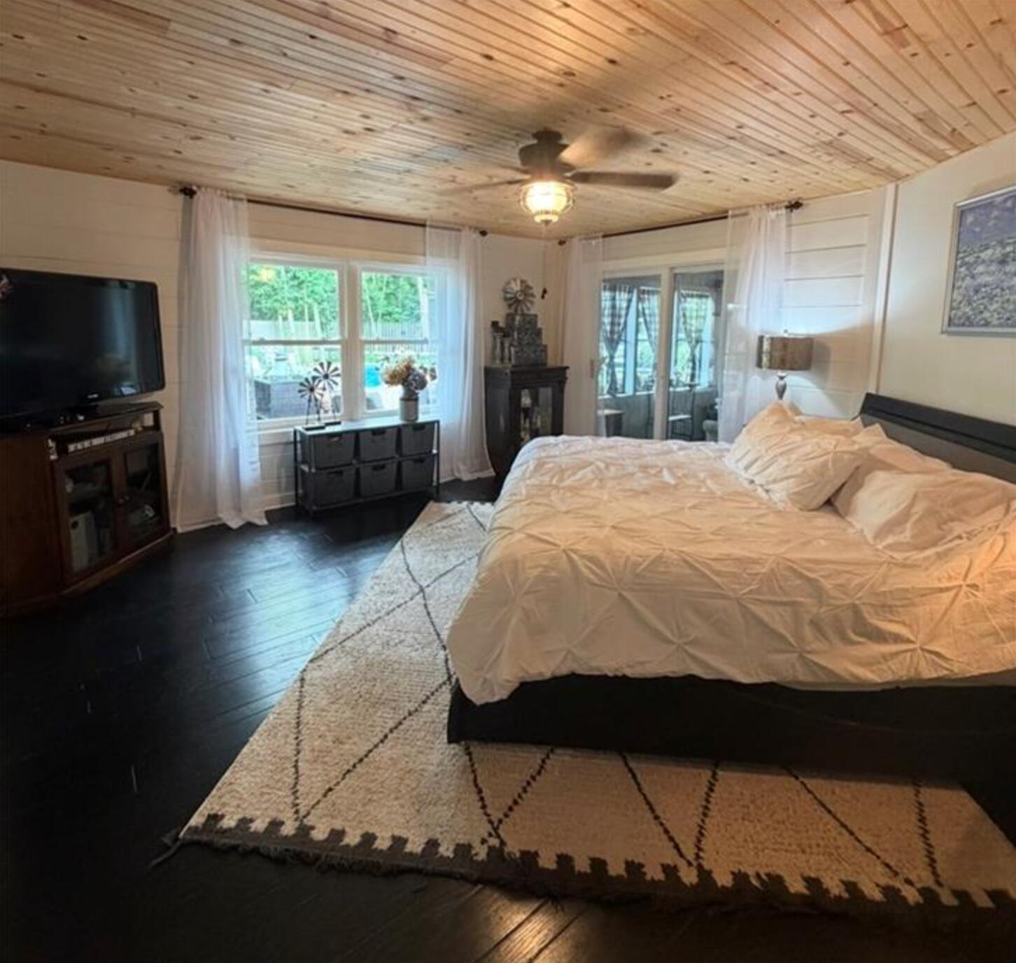 10710 Seminole Shore, Huntsville, Ohio 43324
