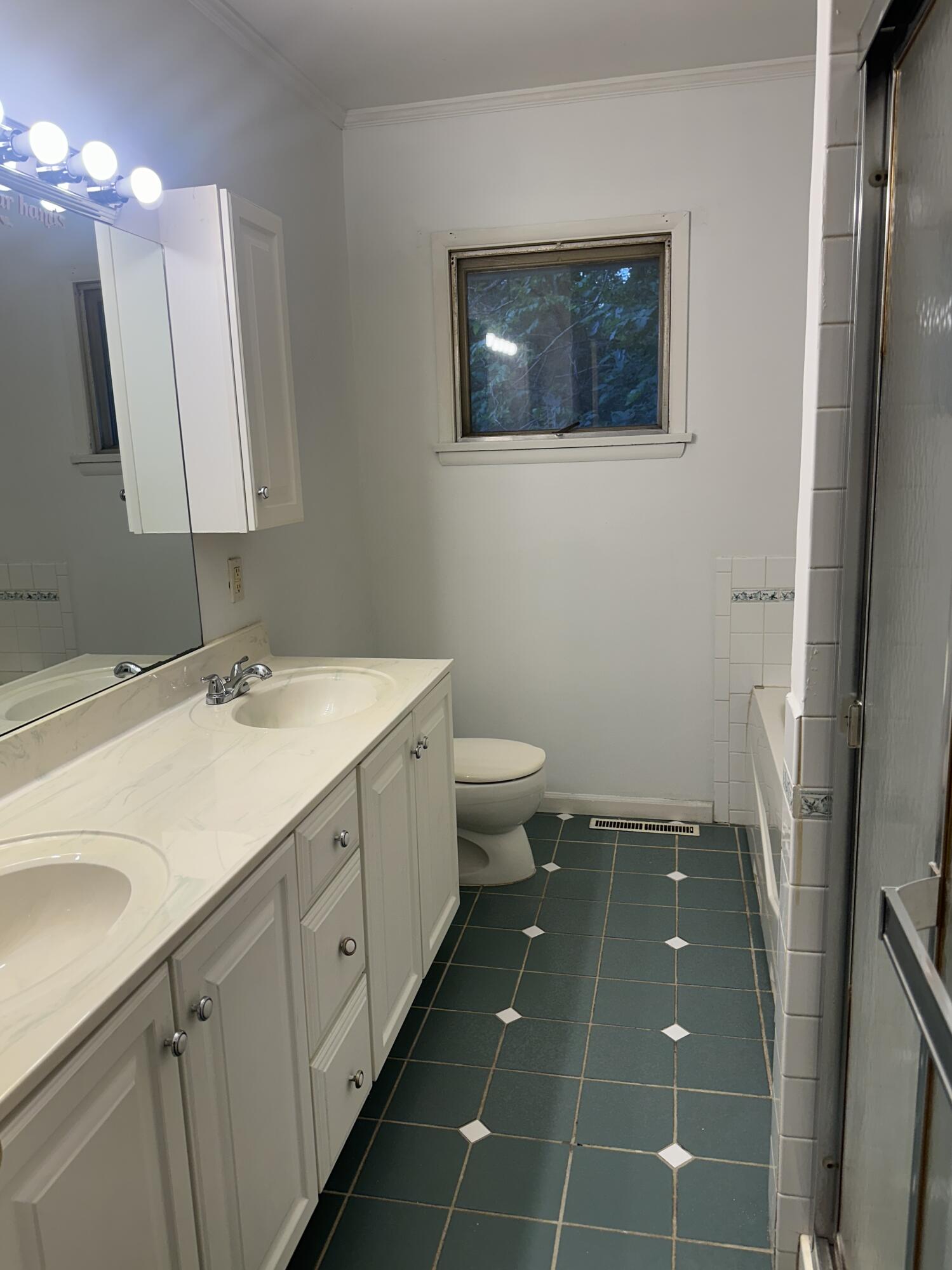 2750 Redwood, Springfield, Ohio 45504