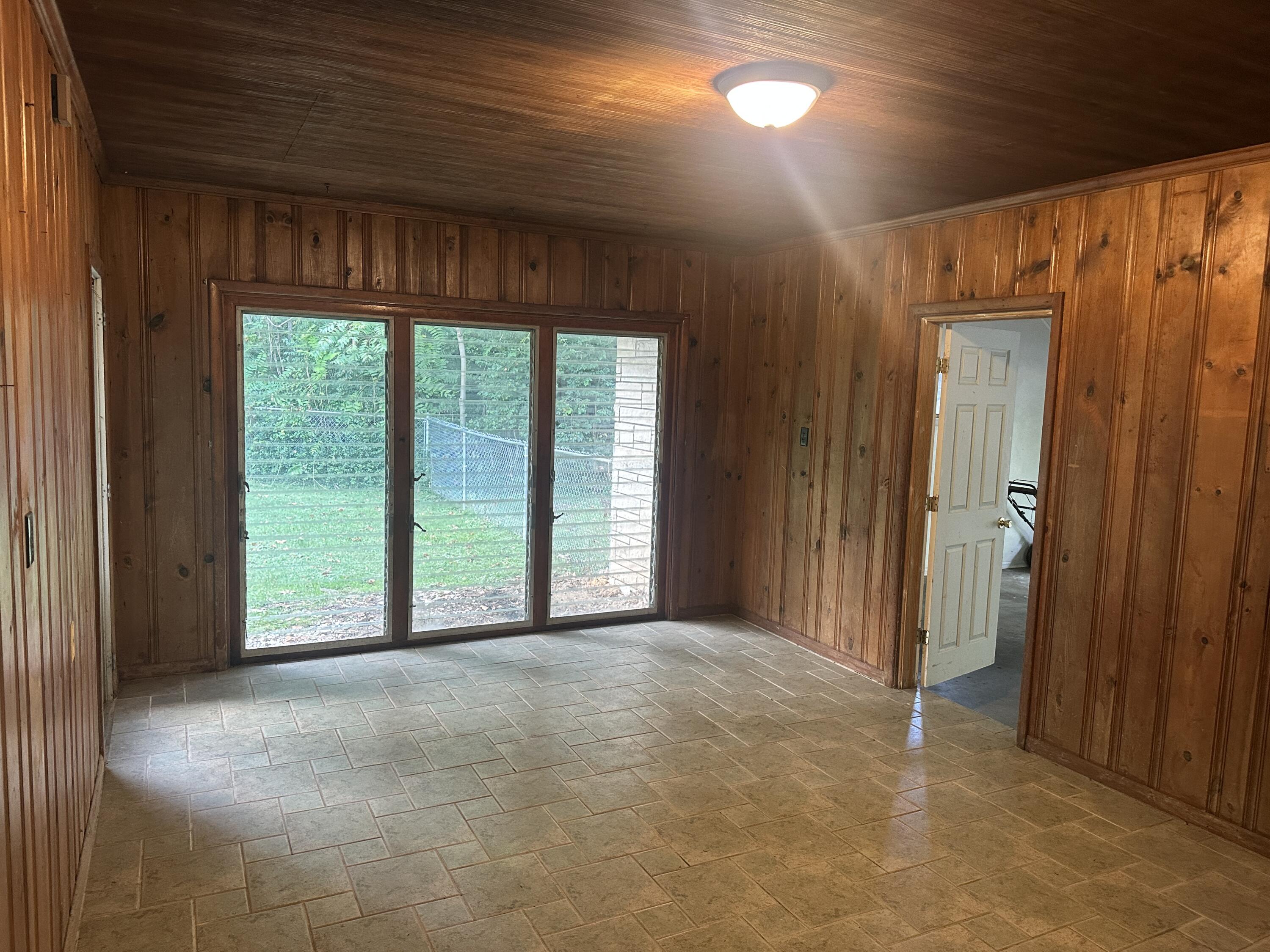 2750 Redwood, Springfield, Ohio 45504
