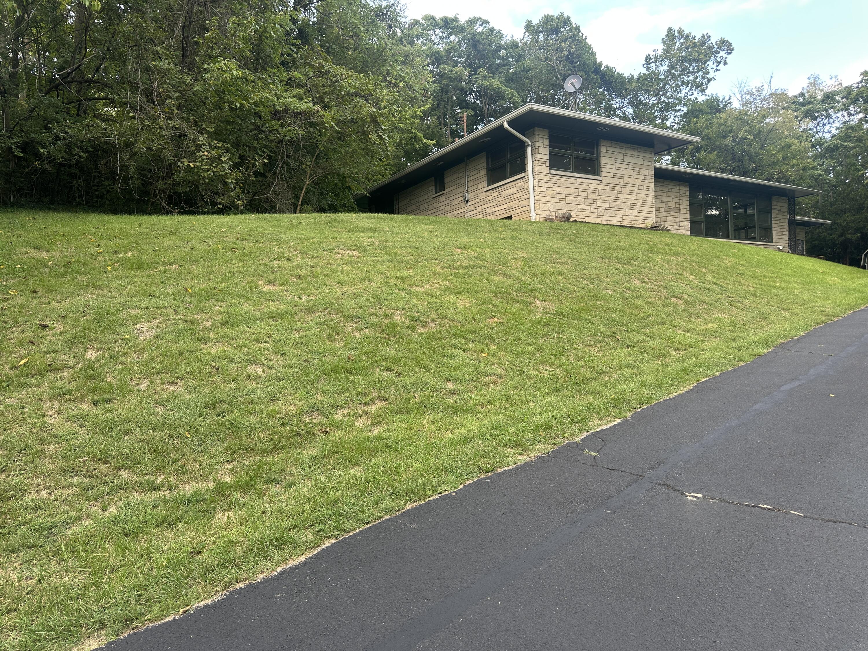2750 Redwood, Springfield, Ohio 45504