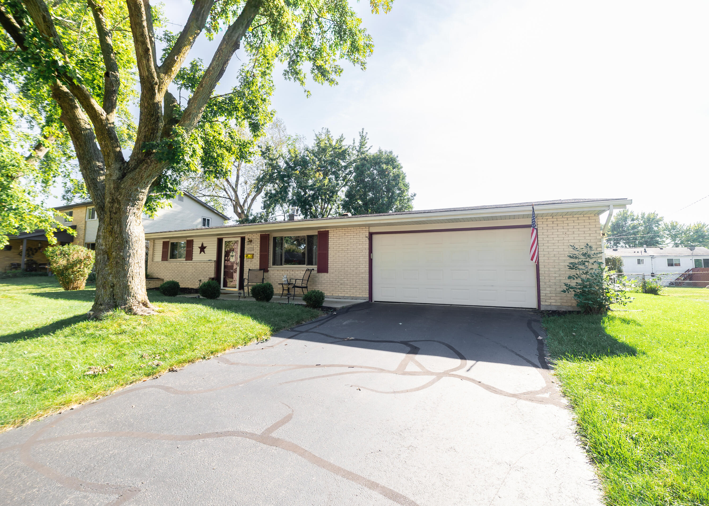 1039 Heathwood, Englewood, Ohio 45322