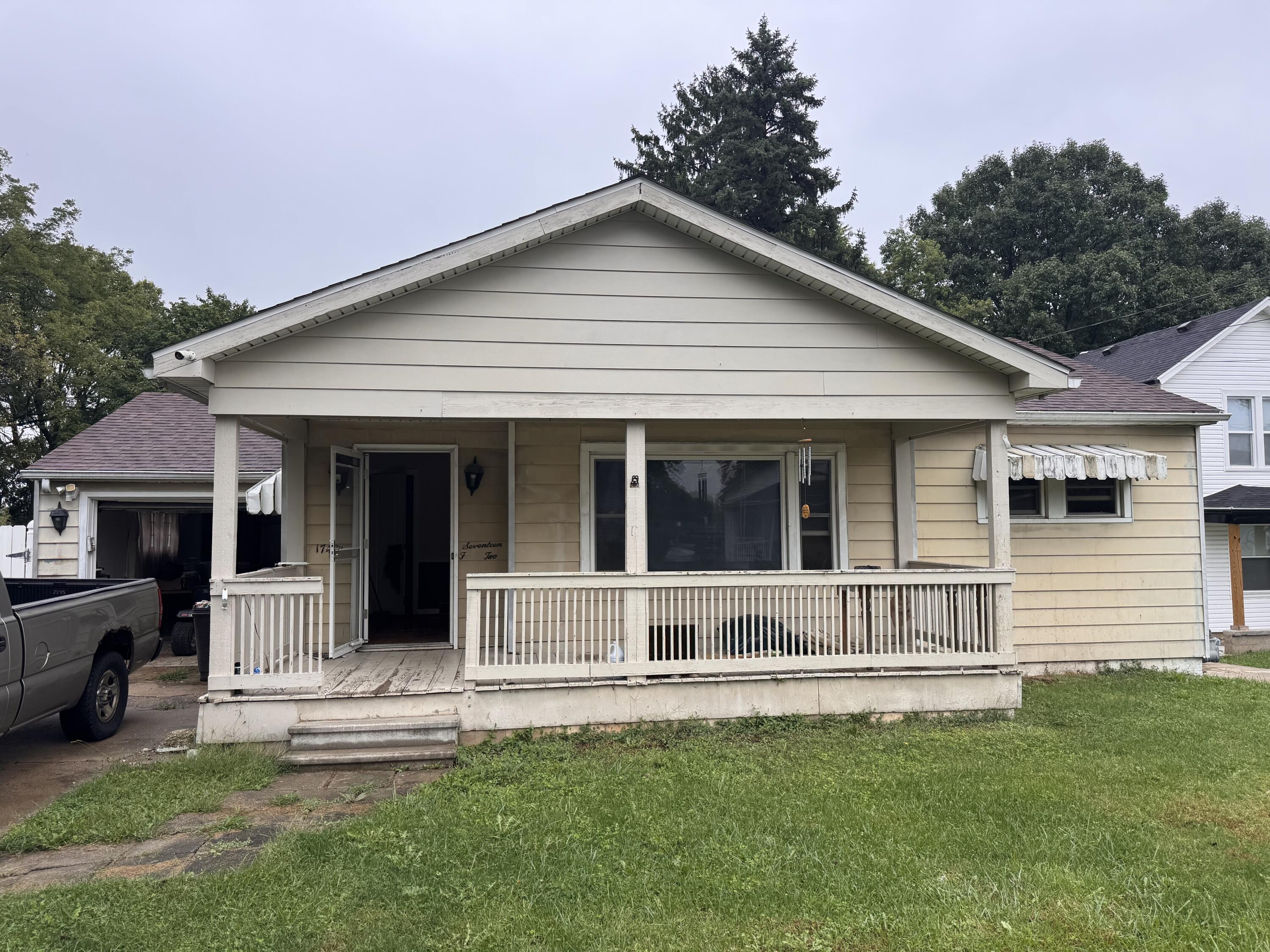 1742 Kenwood, Springfield, Ohio 45505