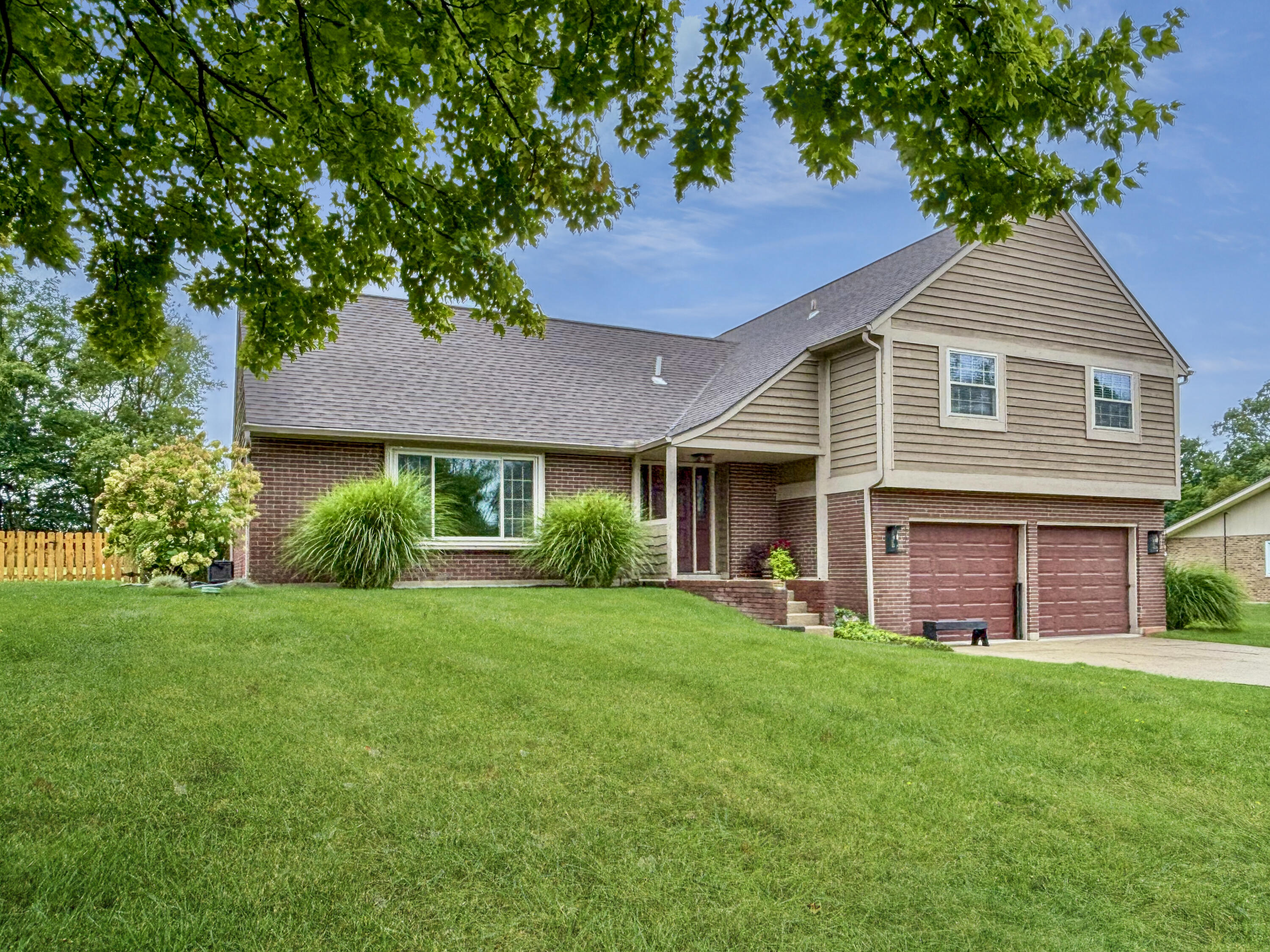 6800 Curtwood, Tipp City, Ohio 45371
