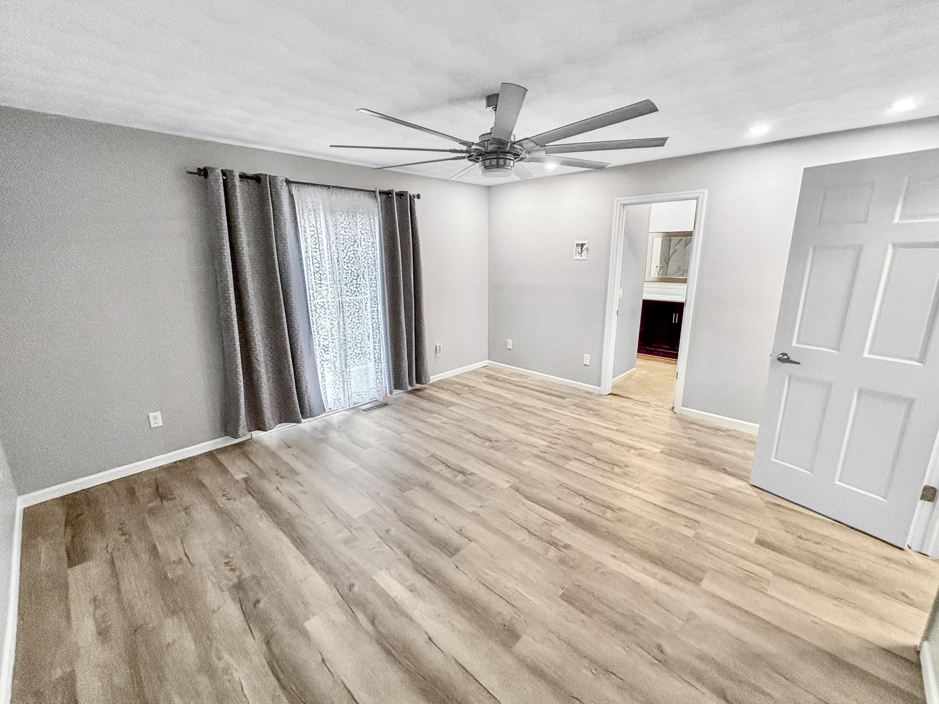 6800 Curtwood, Tipp City, Ohio 45371