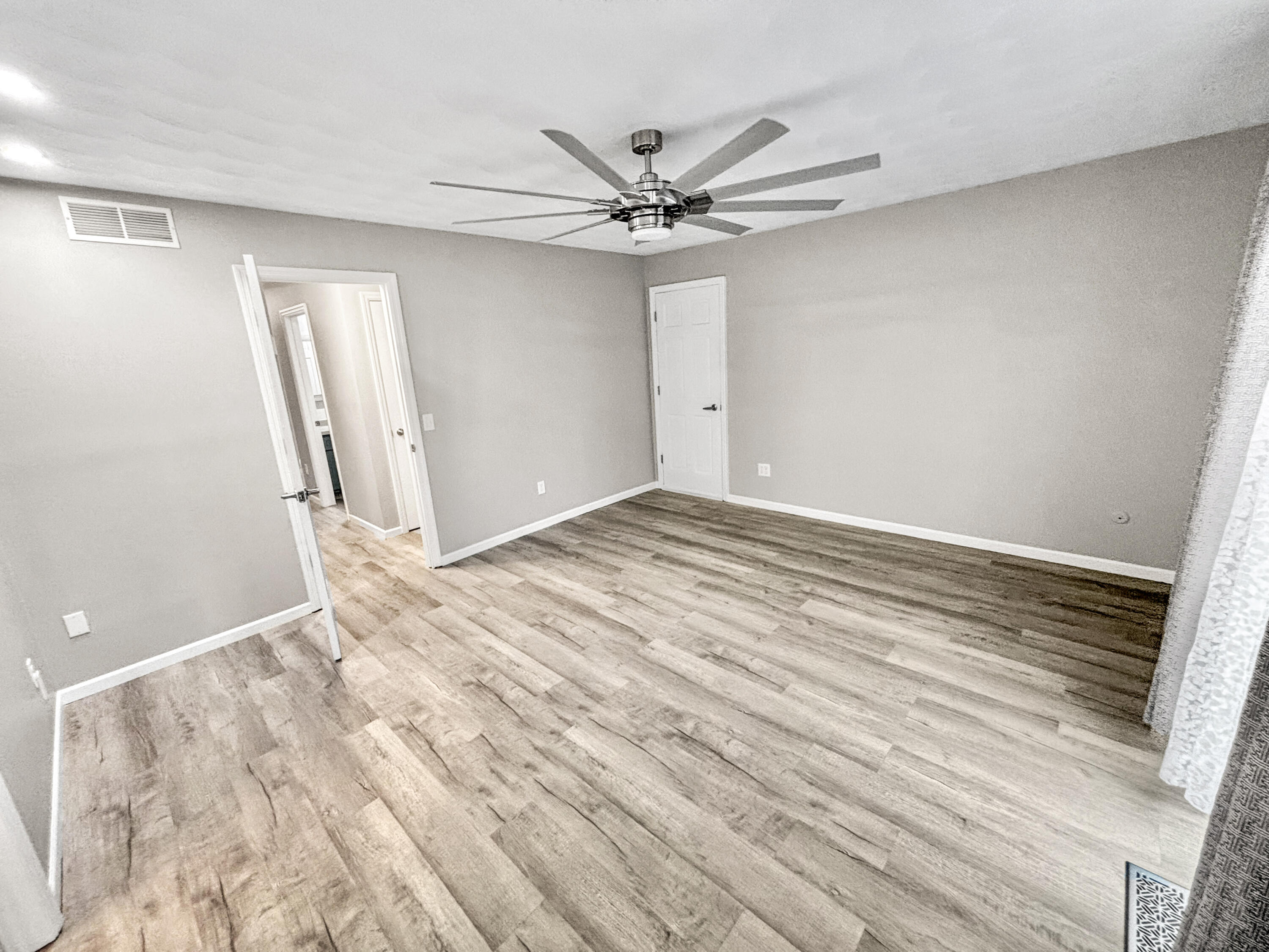 6800 Curtwood, Tipp City, Ohio 45371
