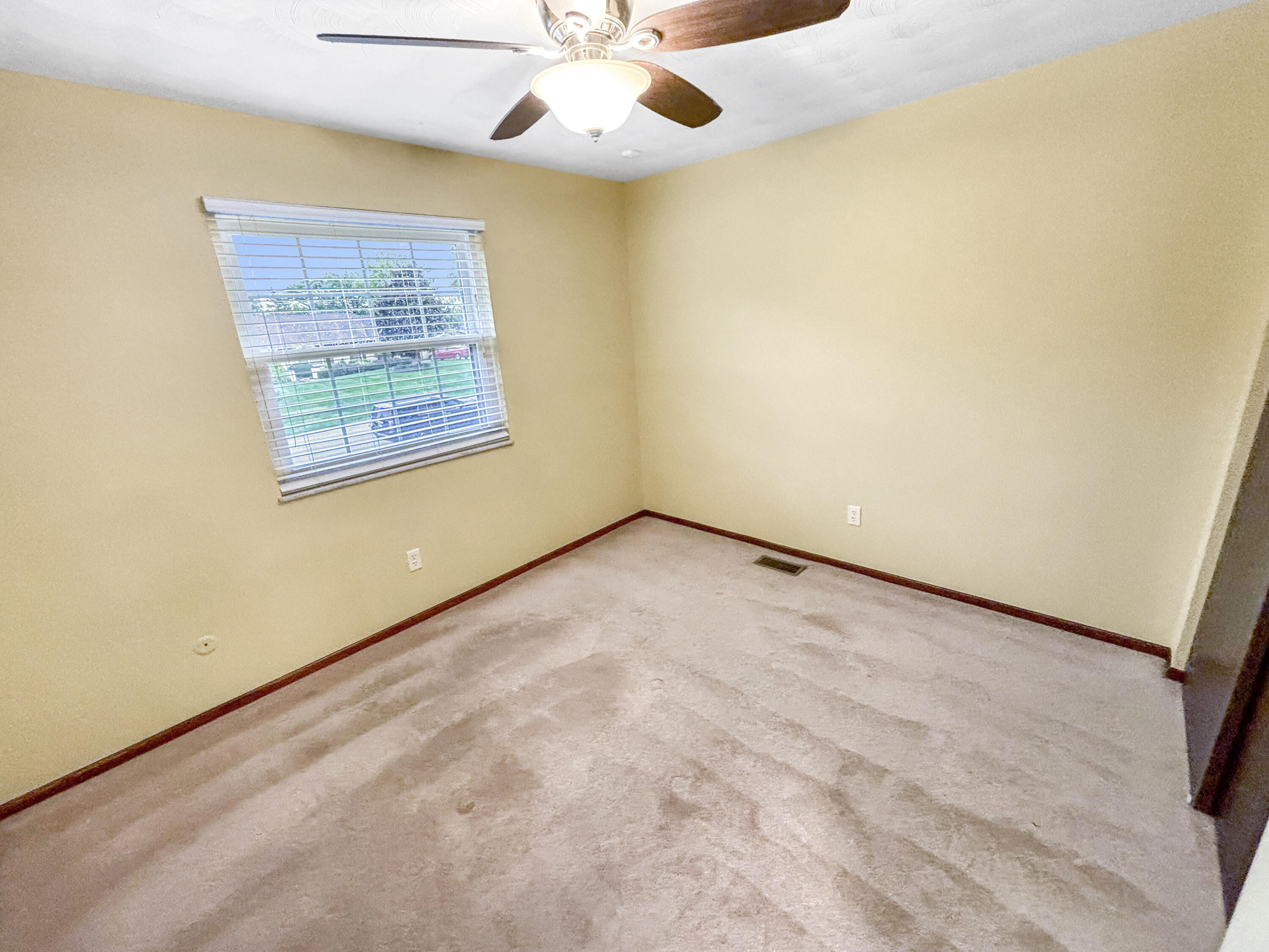 6800 Curtwood, Tipp City, Ohio 45371