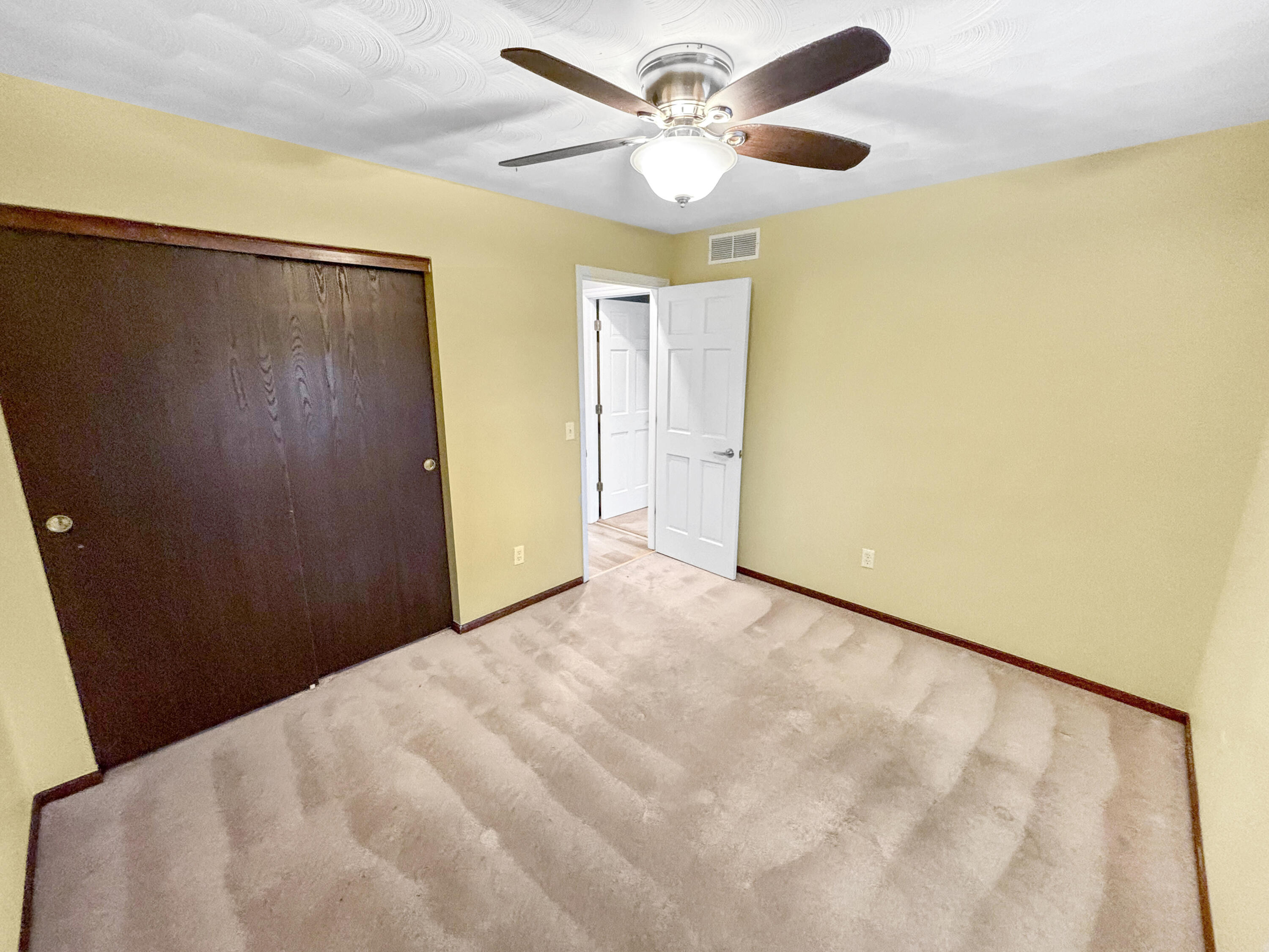 6800 Curtwood, Tipp City, Ohio 45371