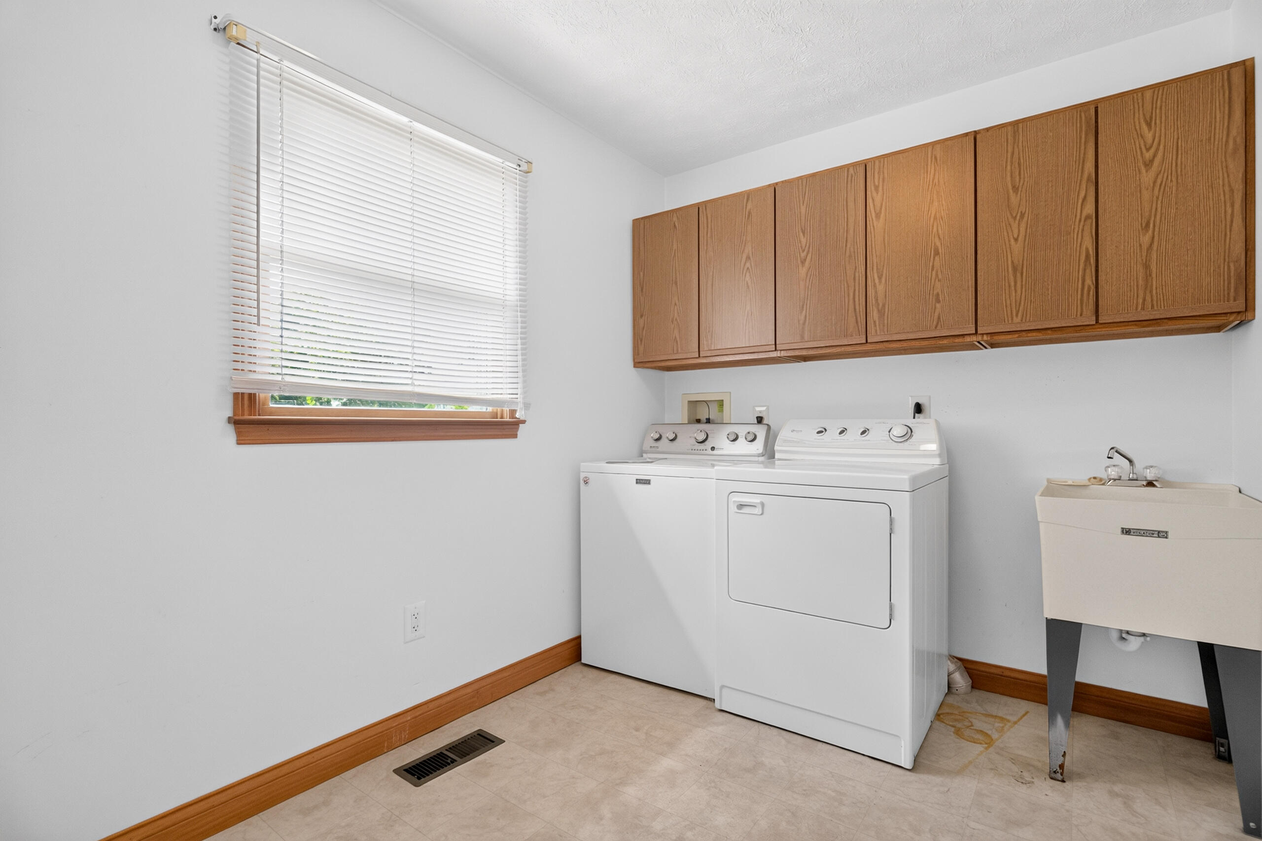 2444 Savanna, Sidney, Ohio 45365