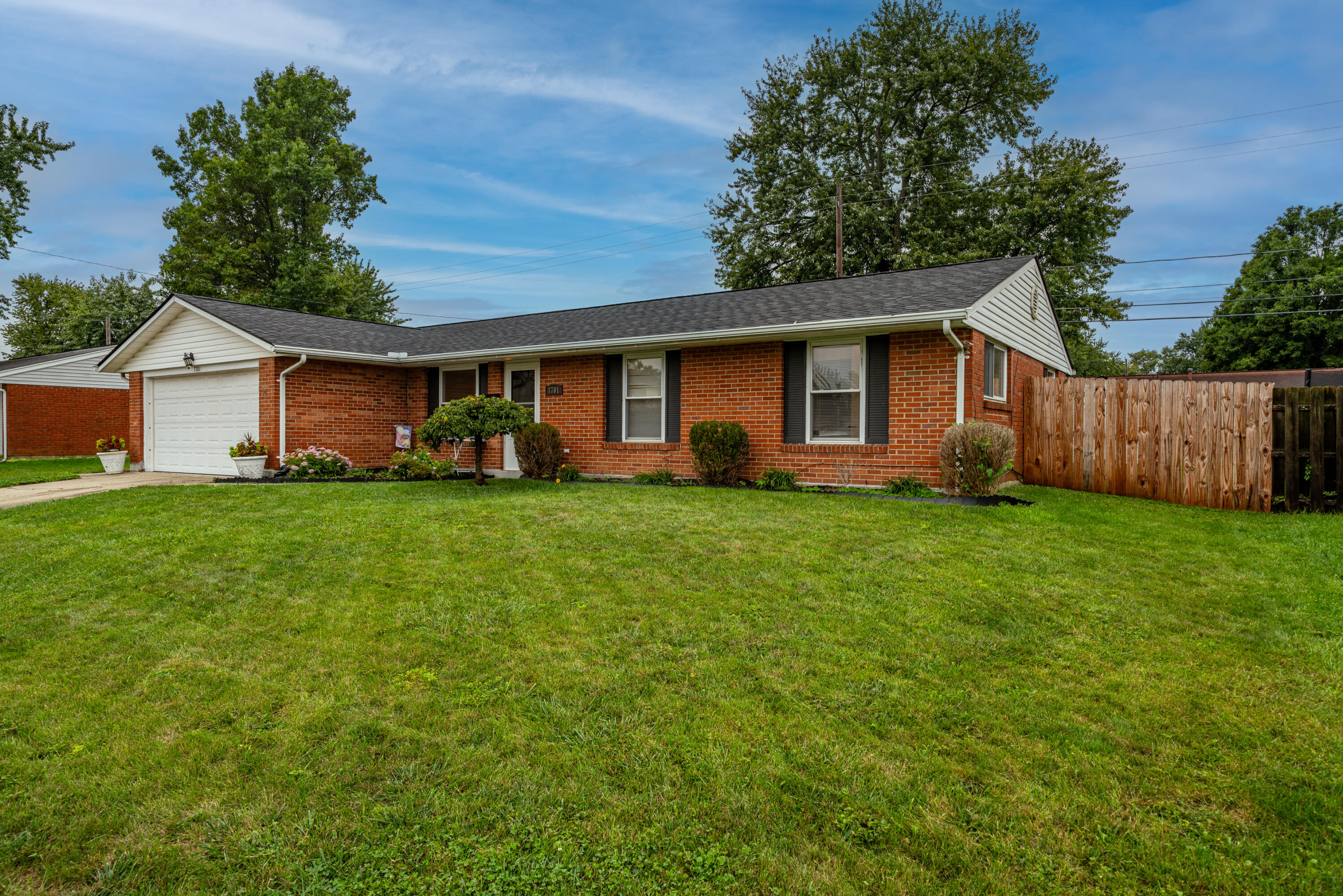 7701 Shepherdess, Huber Heights, Ohio 45424