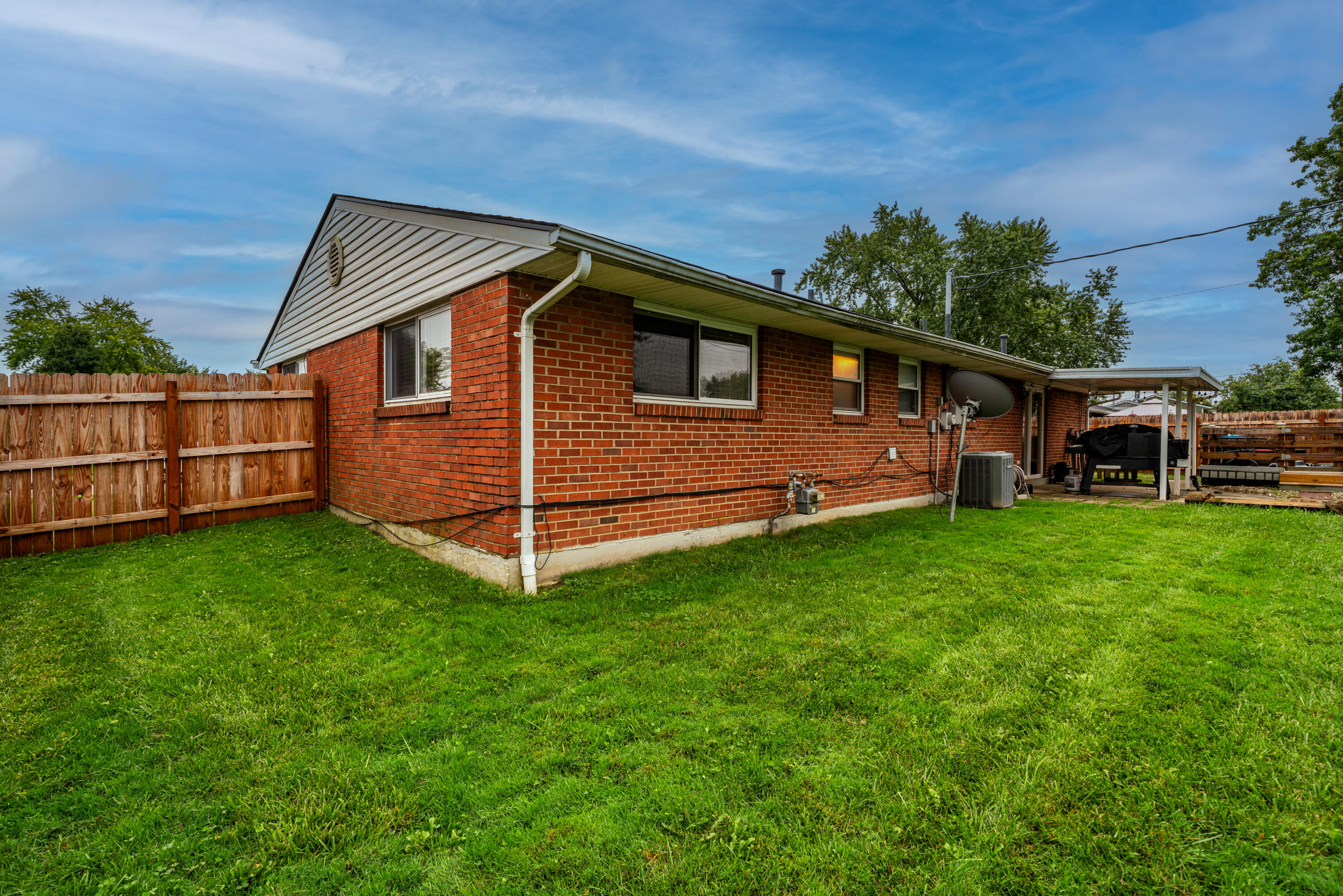 7701 Shepherdess, Huber Heights, Ohio 45424