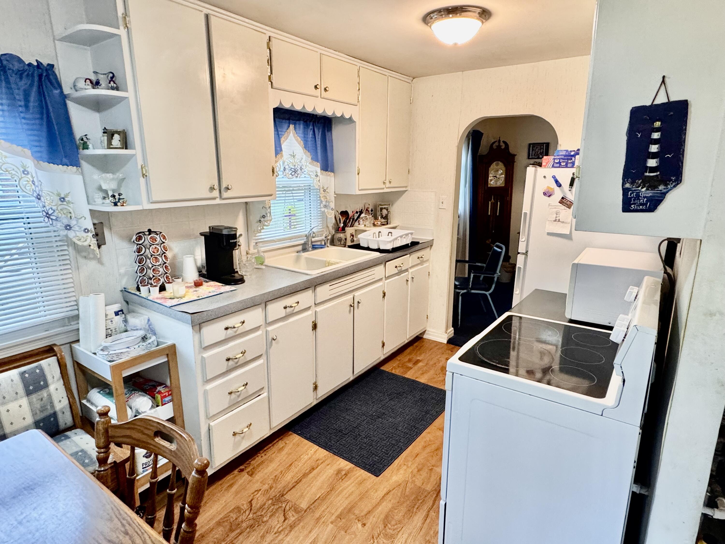 166 Ravenwood, Springfield, Ohio 45504