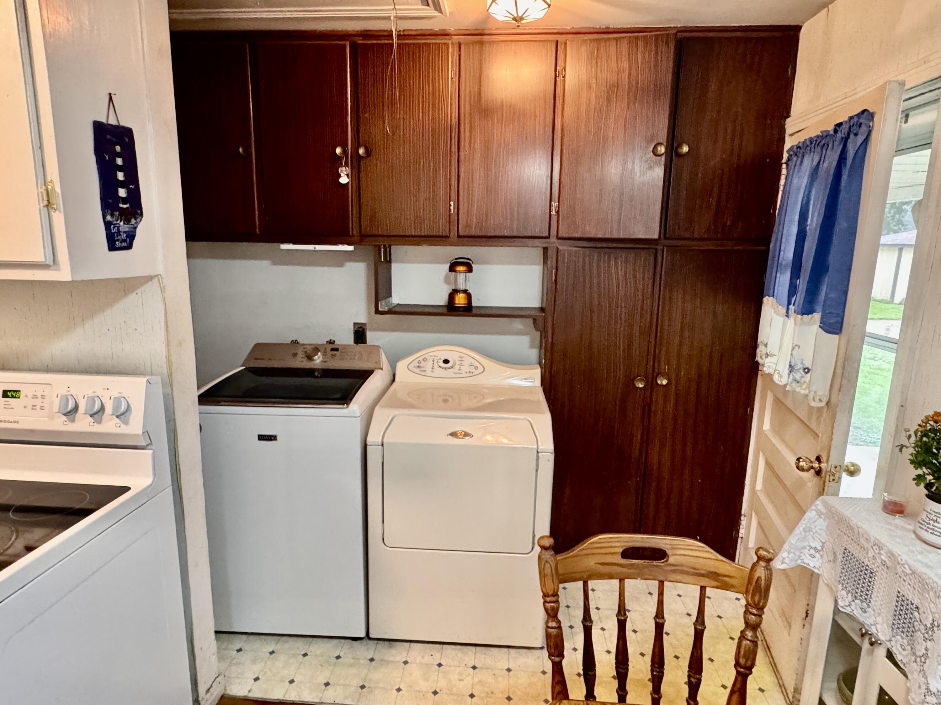 166 Ravenwood, Springfield, Ohio 45504