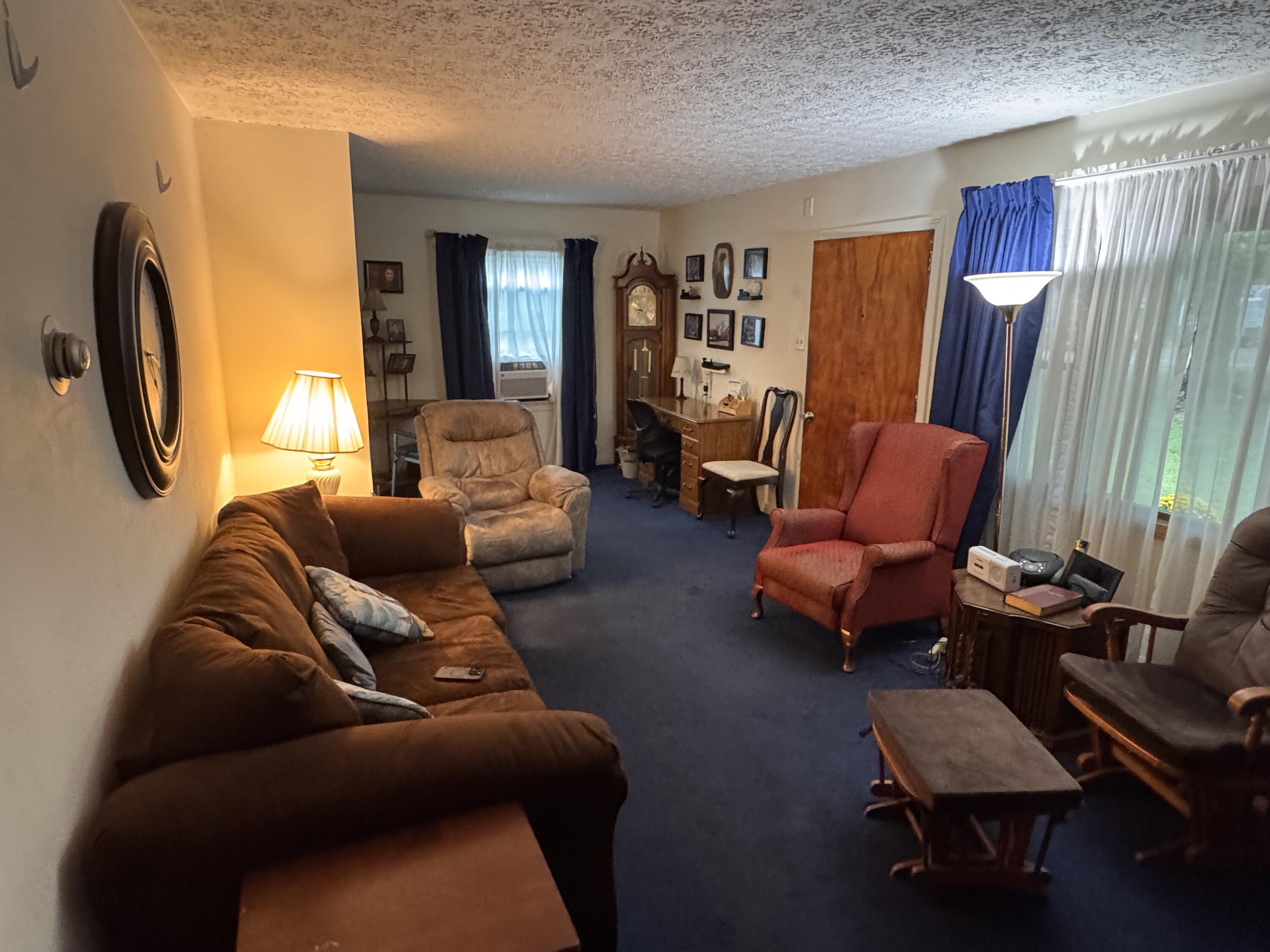 166 Ravenwood, Springfield, Ohio 45504