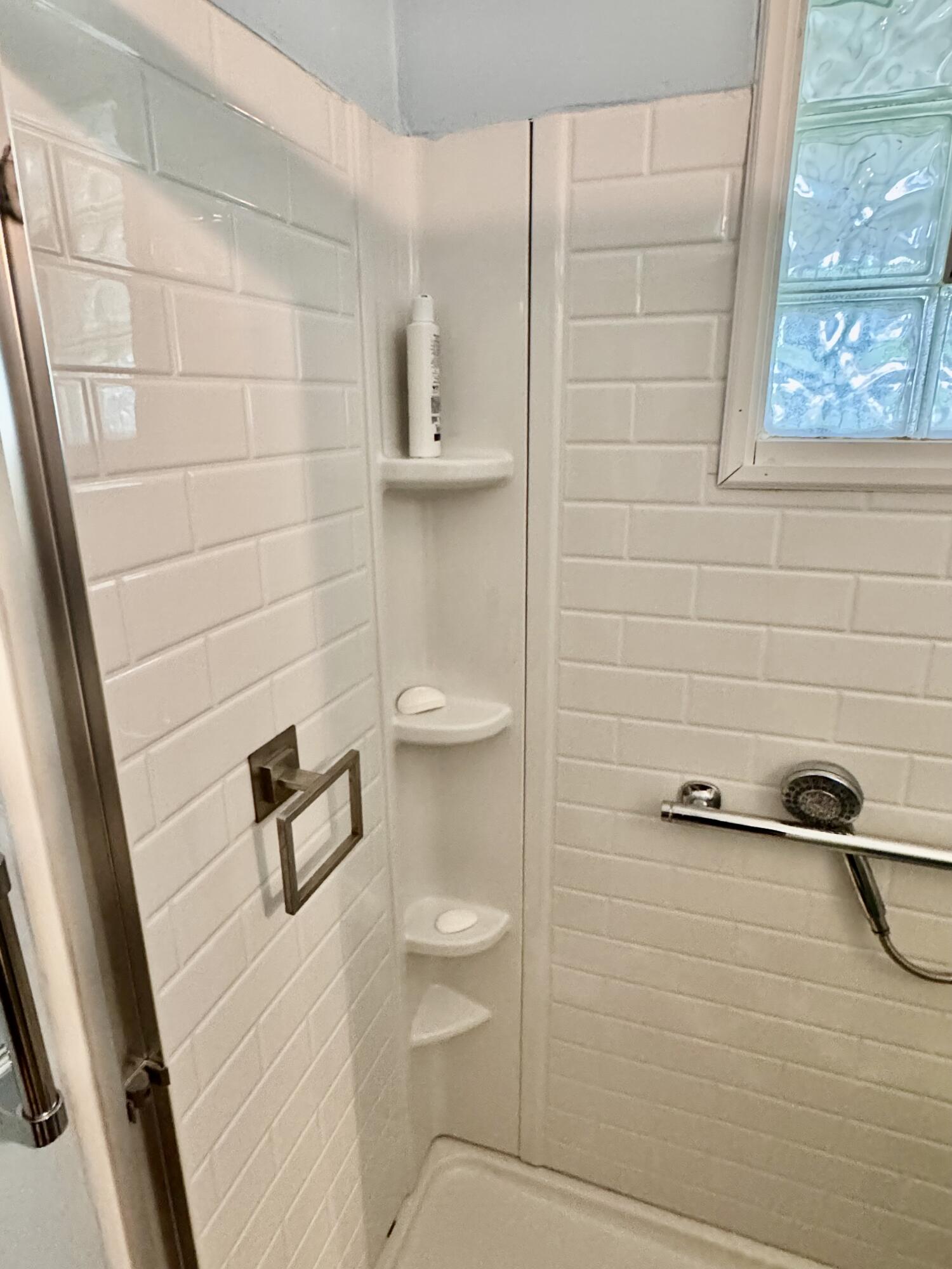 166 Ravenwood, Springfield, Ohio 45504
