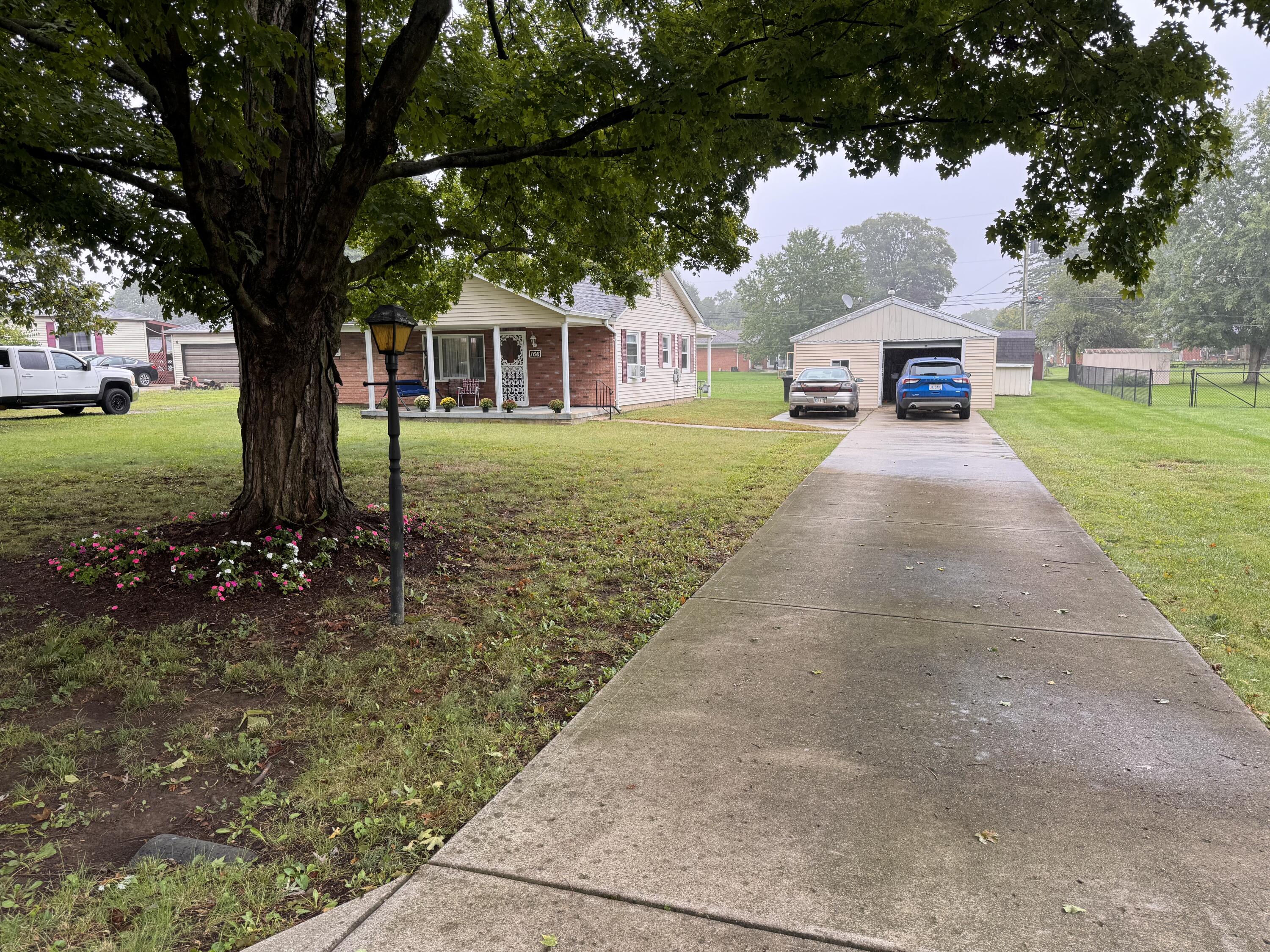 166 Ravenwood, Springfield, Ohio 45504