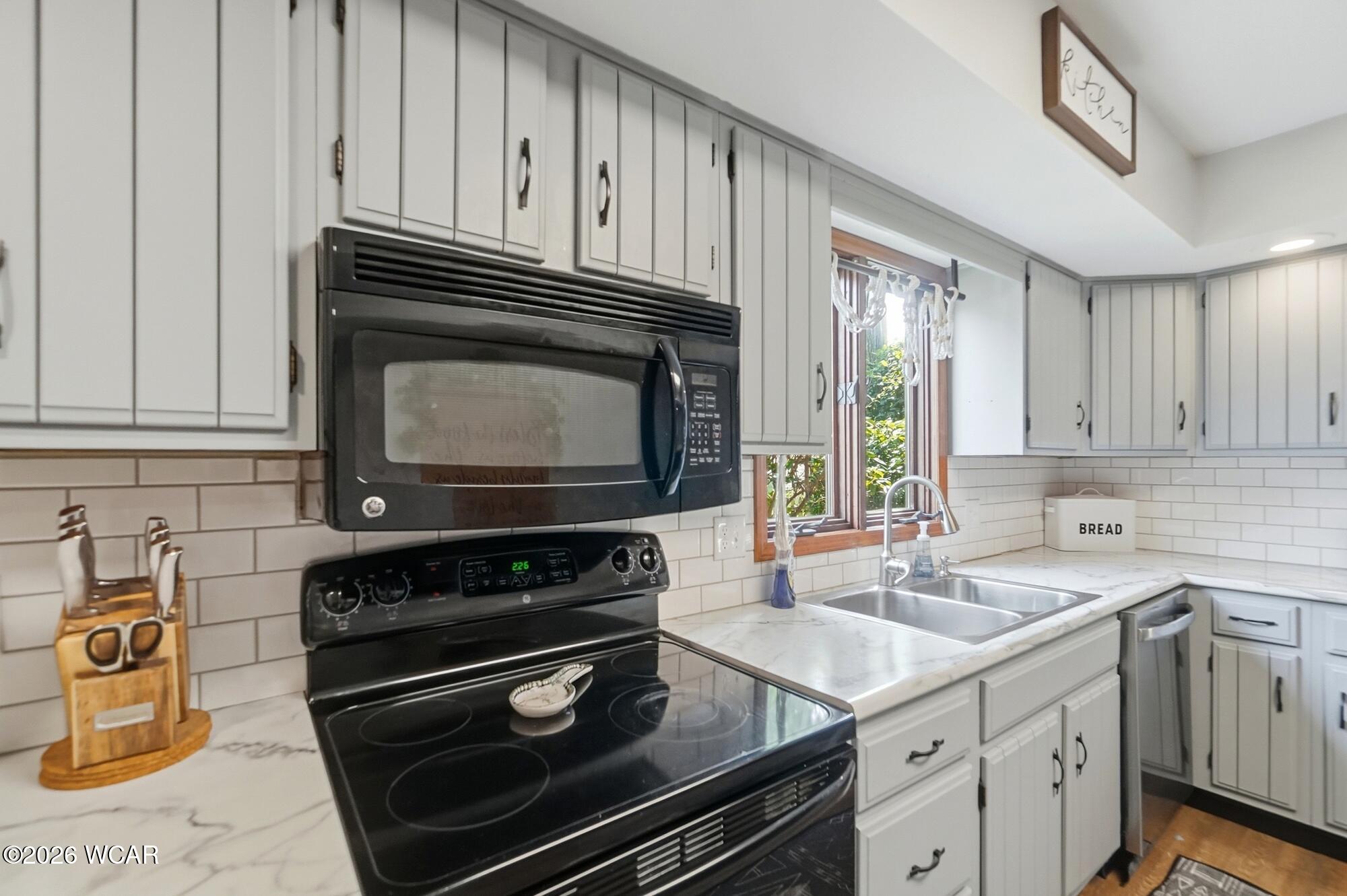 2825 Shadowood Drive, Lima, Ohio