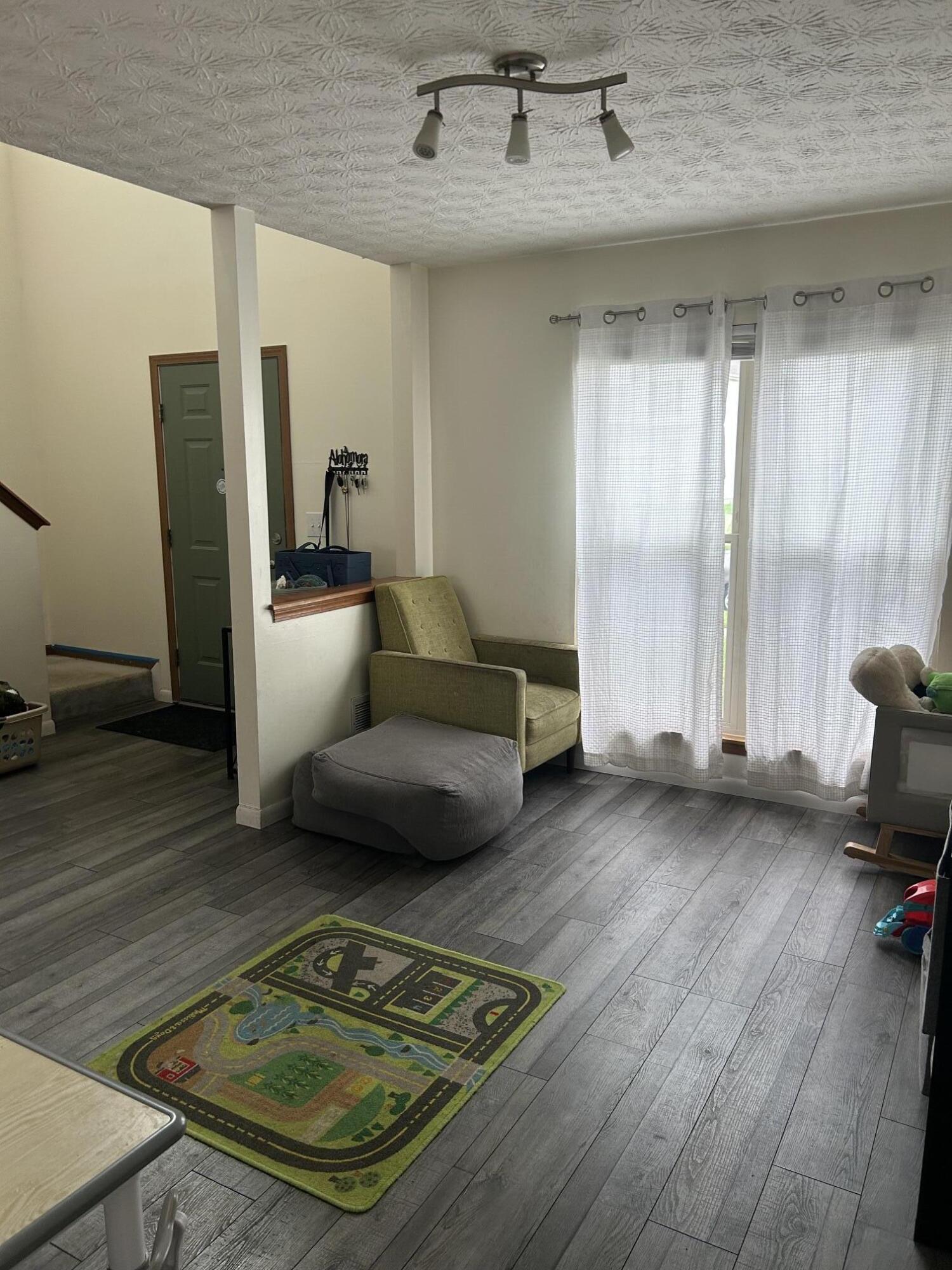 1065 Margate, London, Ohio 43140