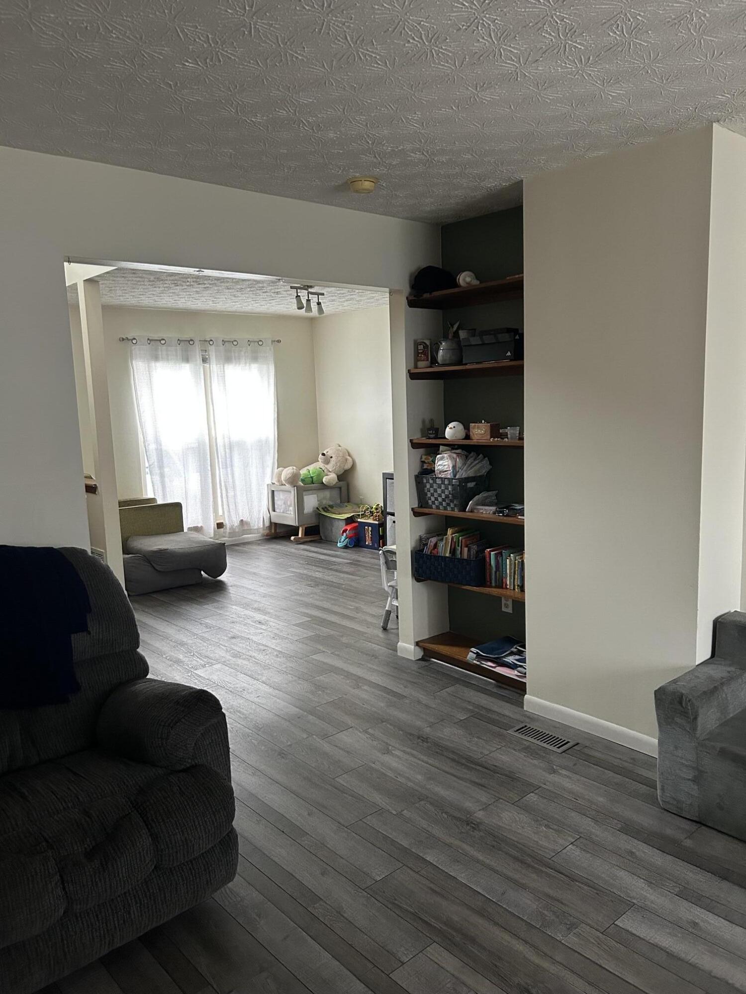 1065 Margate, London, Ohio 43140