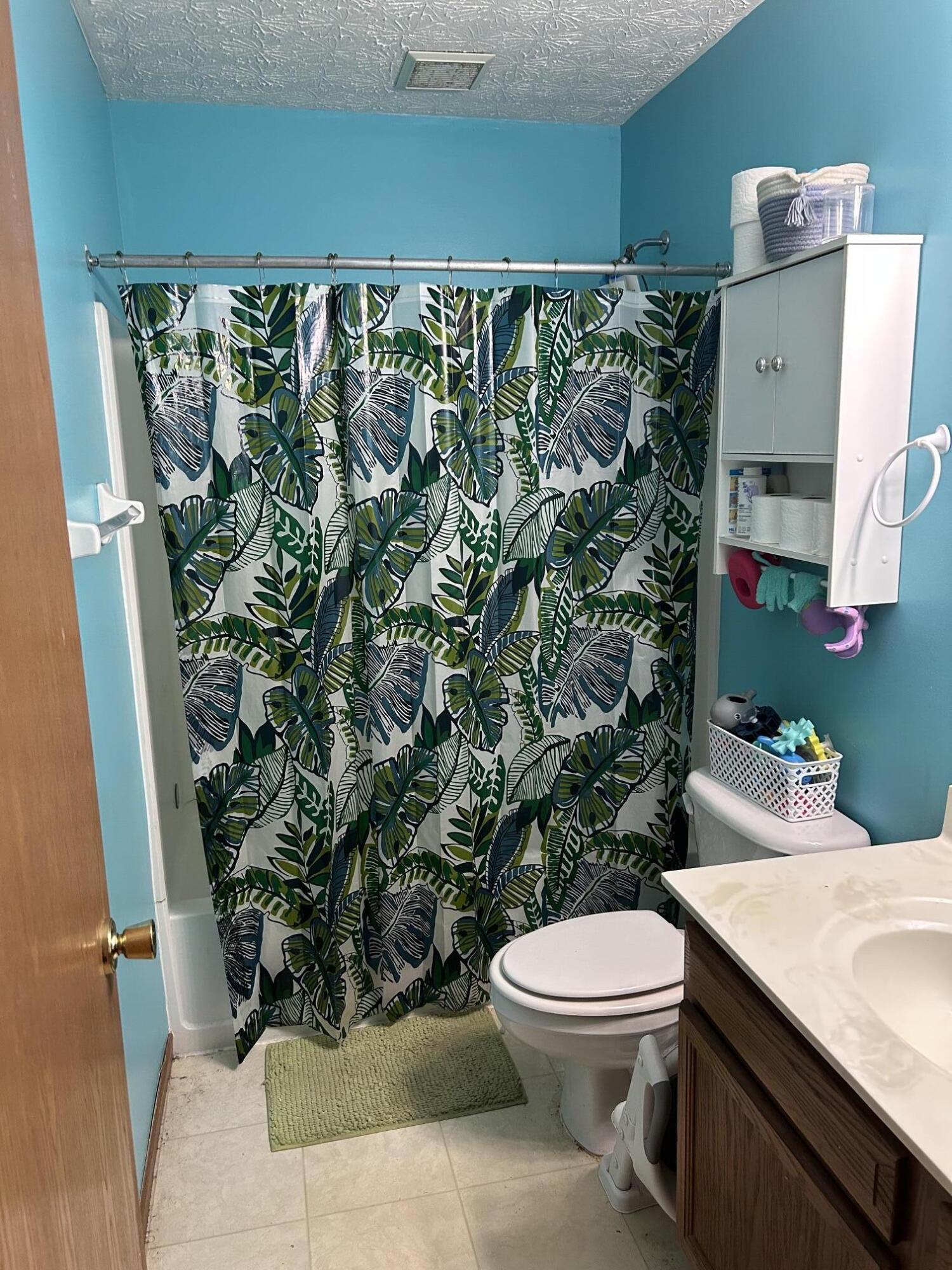 1065 Margate, London, Ohio 43140