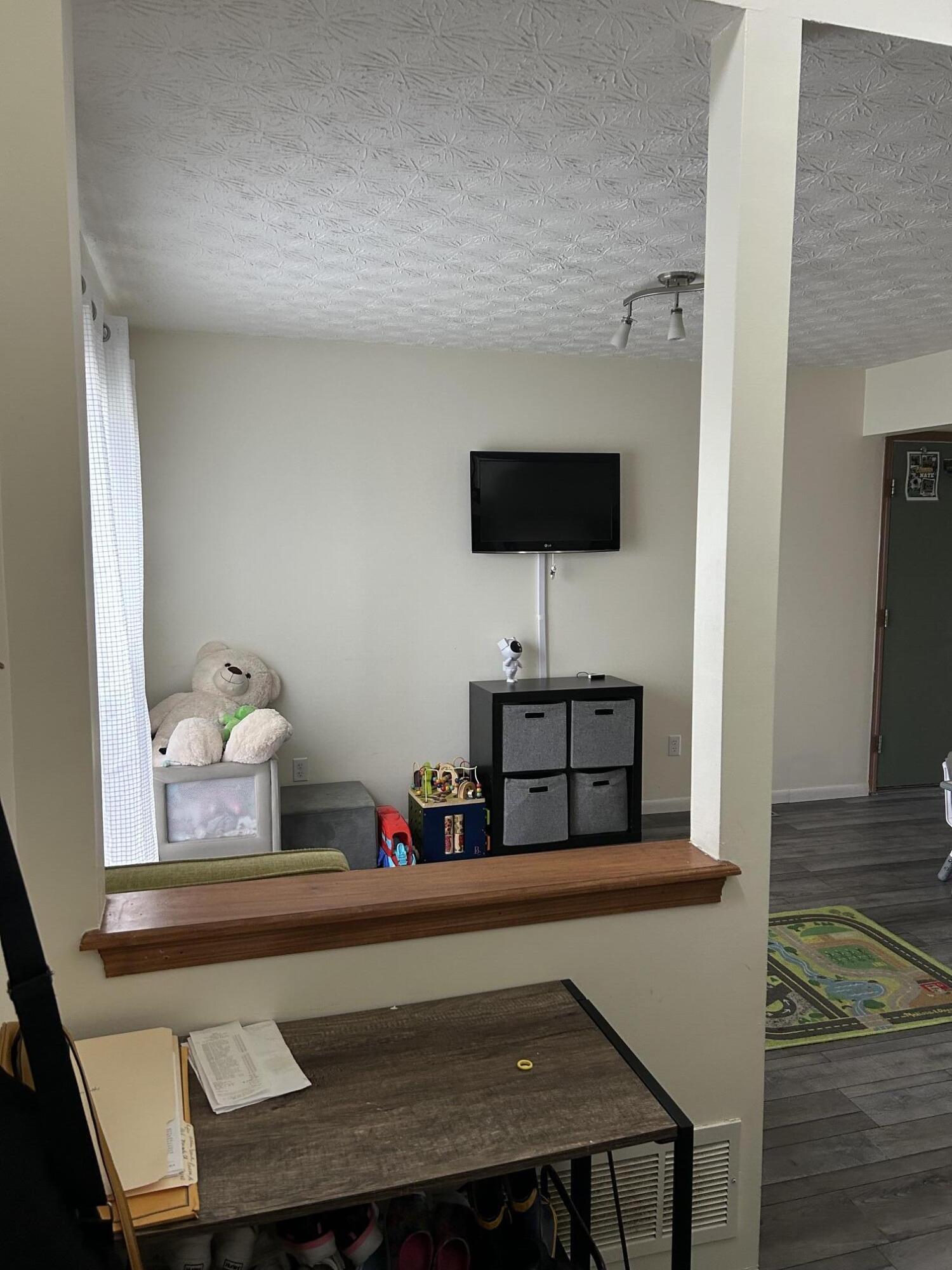 1065 Margate, London, Ohio 43140