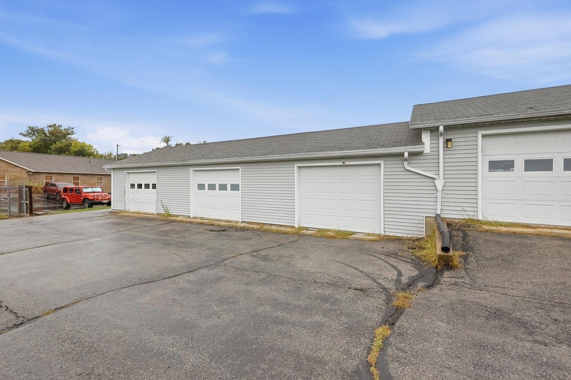 1035 Cheyenne, Springfield, Ohio 45503