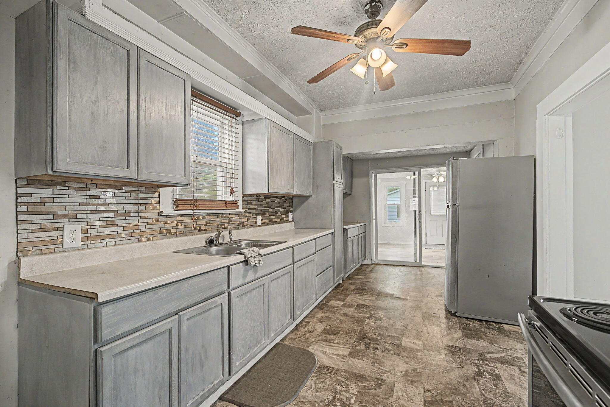2022 Woodside, Springfield, Ohio 45503