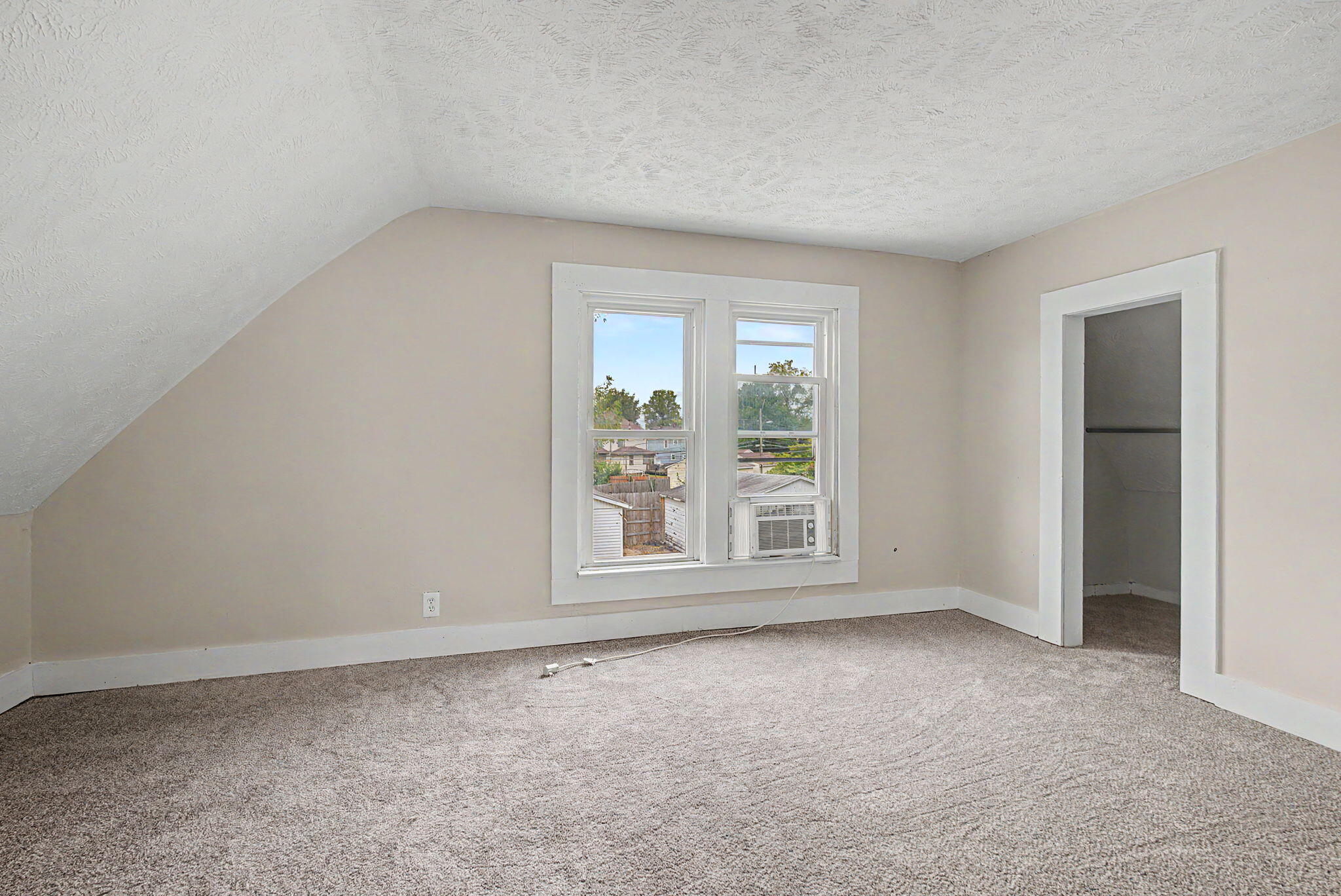 2022 Woodside, Springfield, Ohio 45503