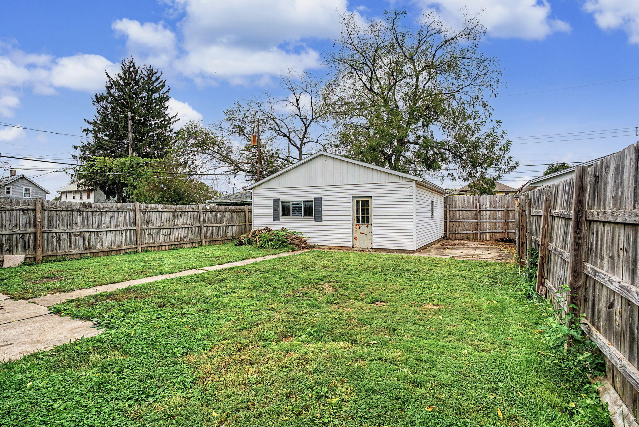 2022 Woodside, Springfield, Ohio 45503