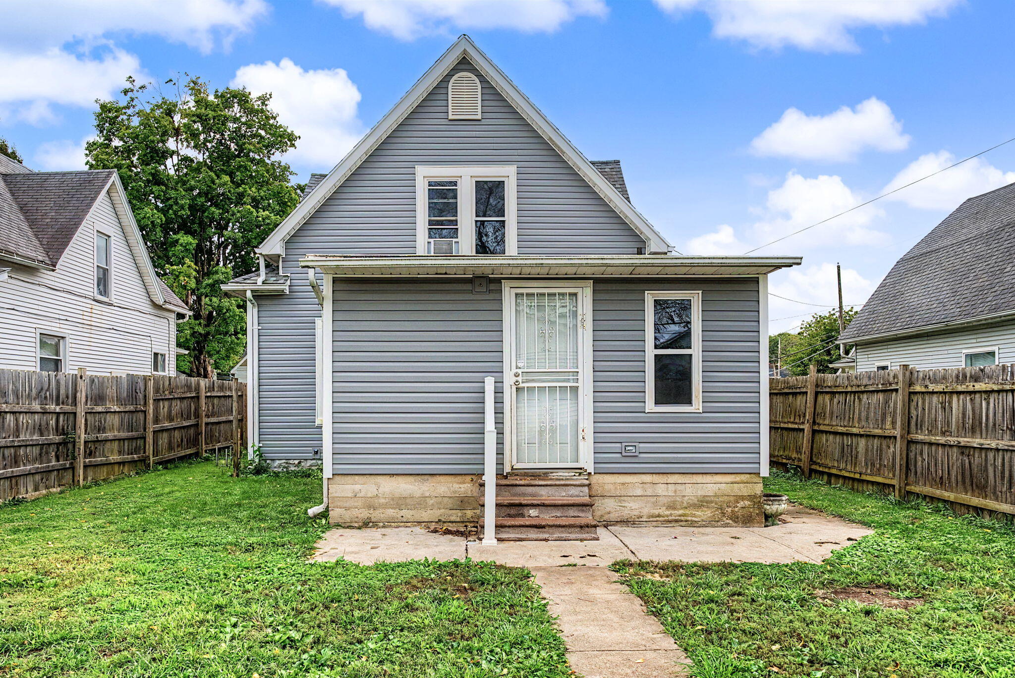 2022 Woodside, Springfield, Ohio 45503