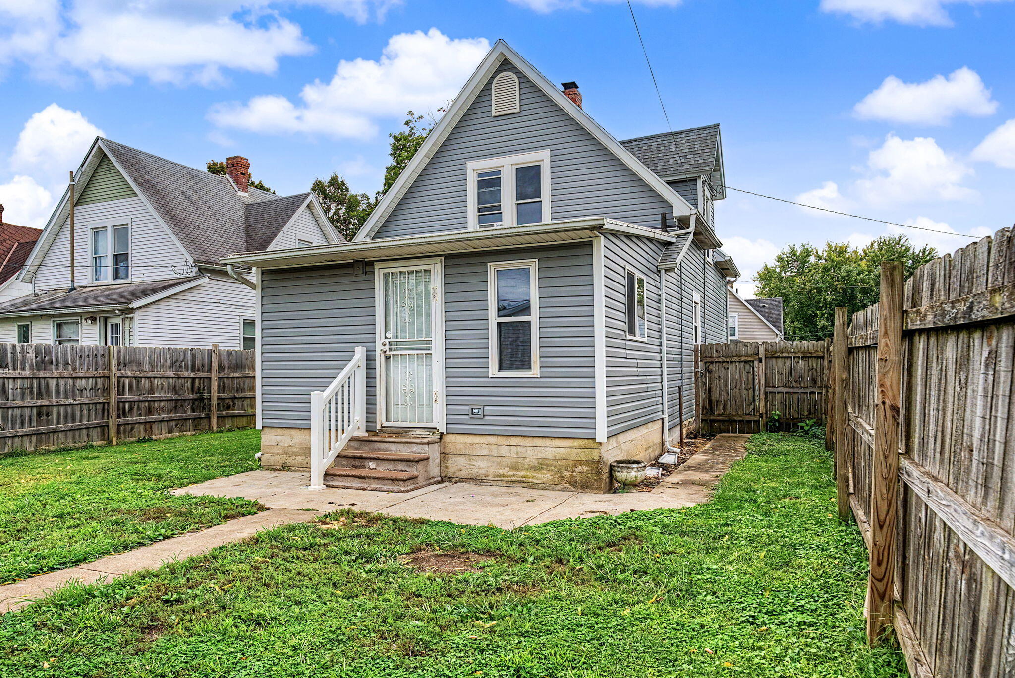 2022 Woodside, Springfield, Ohio 45503