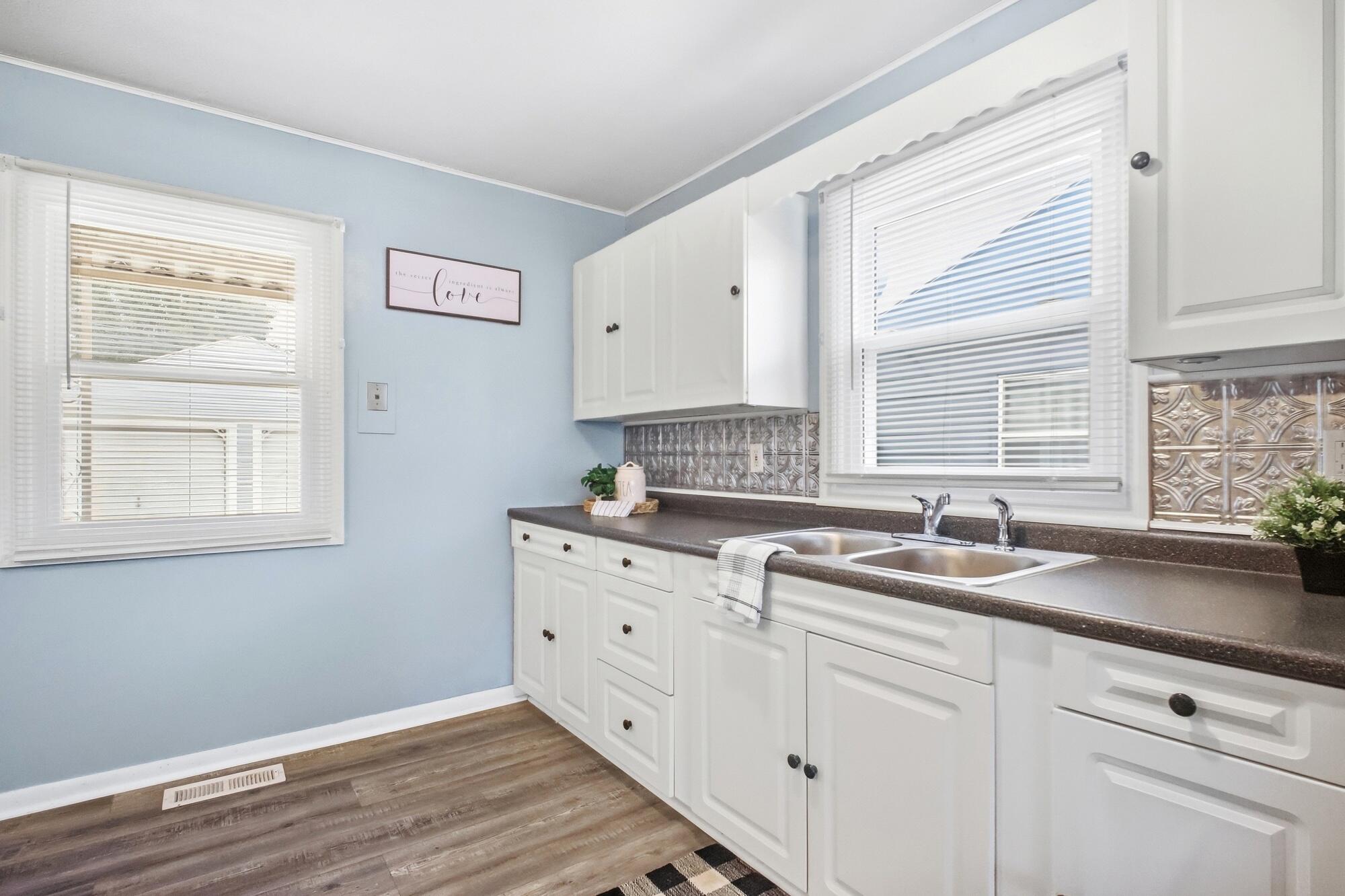 2666 Elmore, Springfield, Ohio 45505