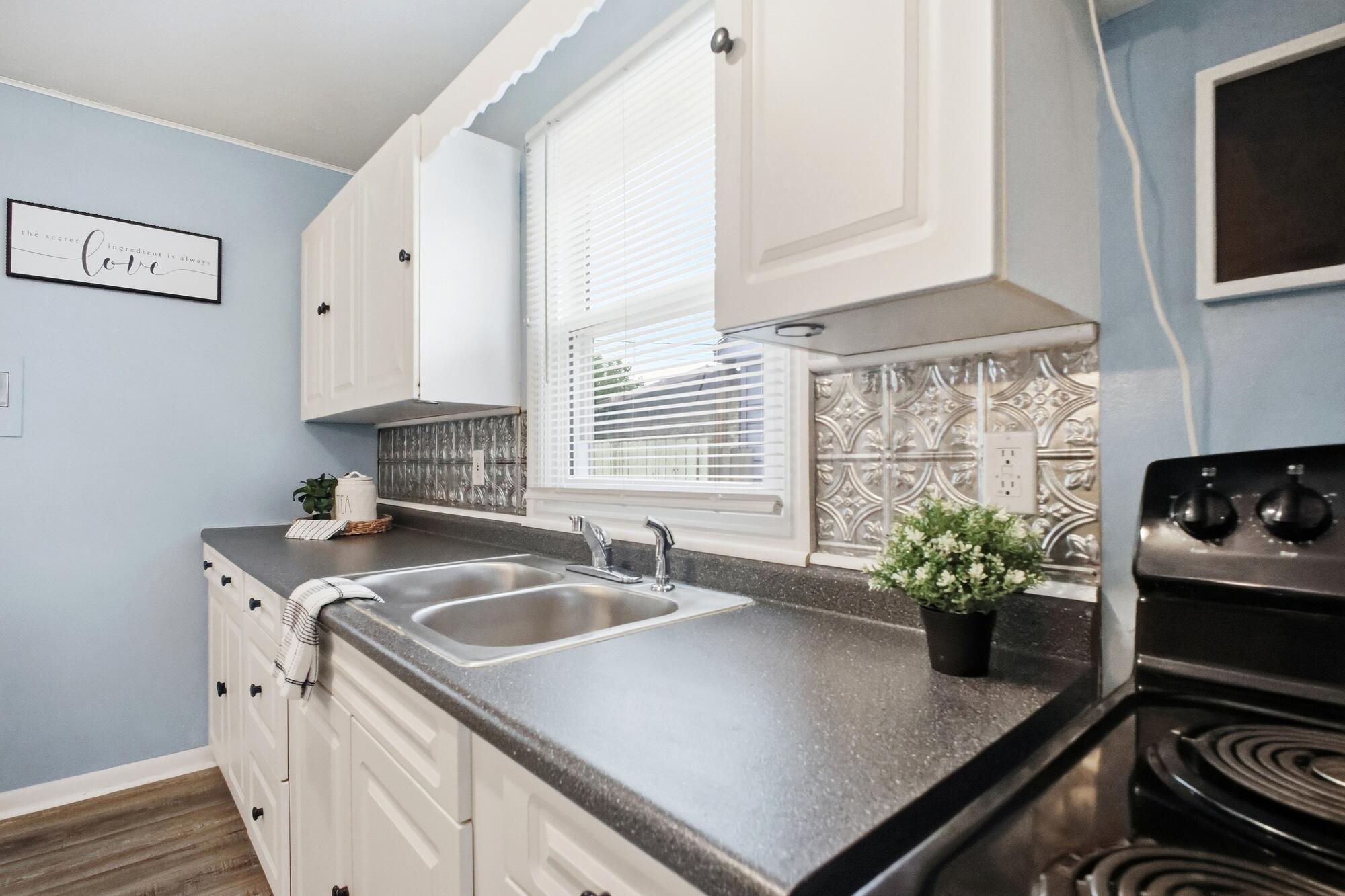 2666 Elmore, Springfield, Ohio 45505