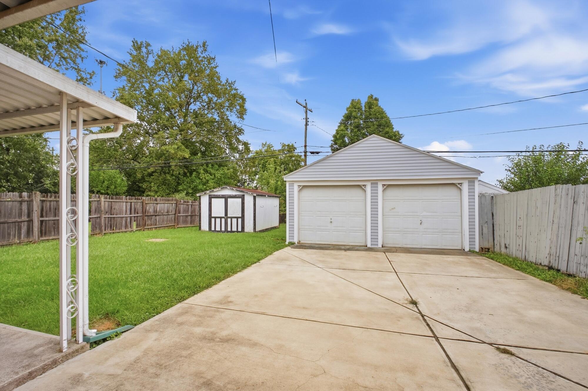2666 Elmore, Springfield, Ohio 45505