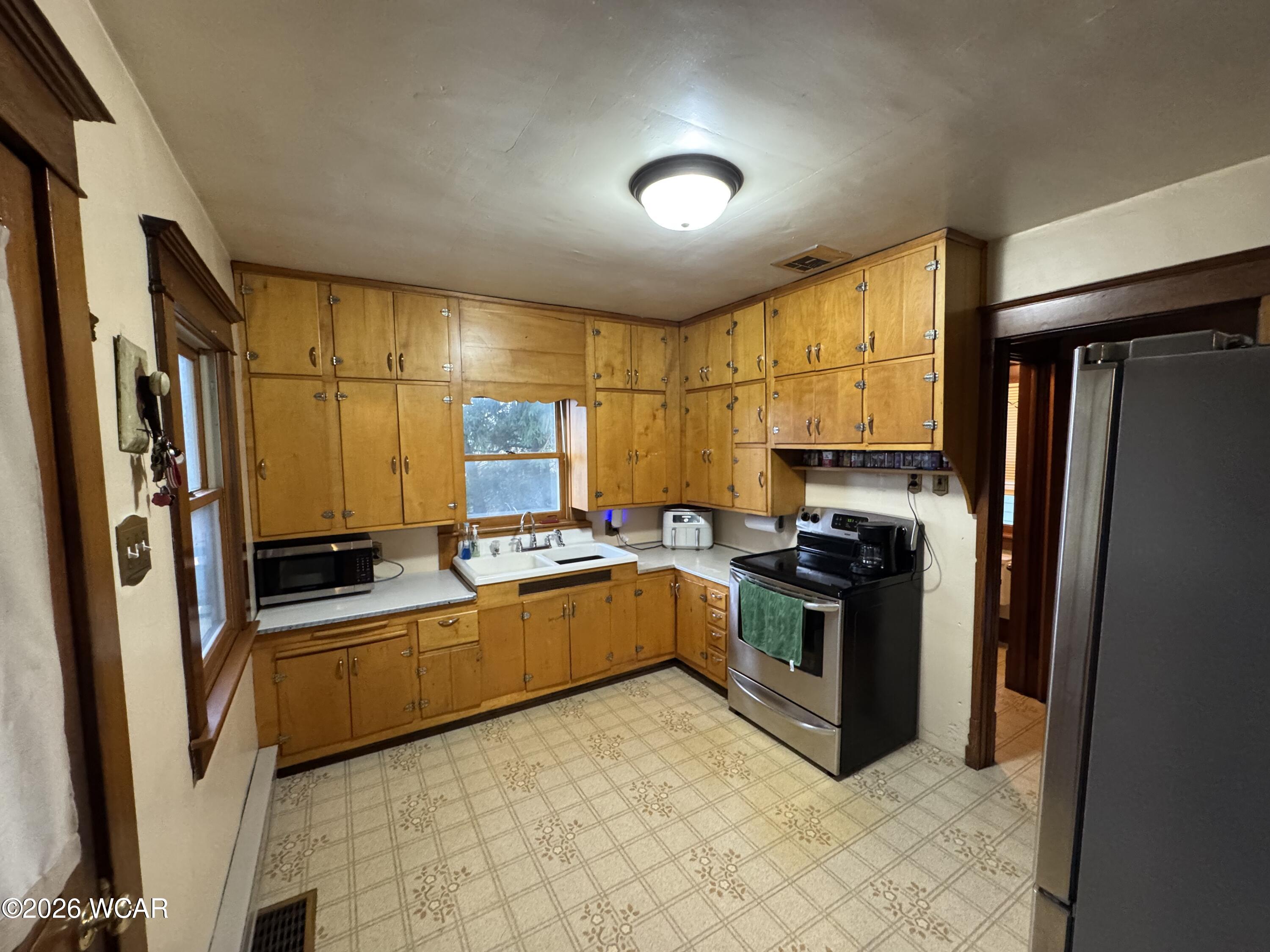 8015 Road R-7, Columbus Grove, Ohio