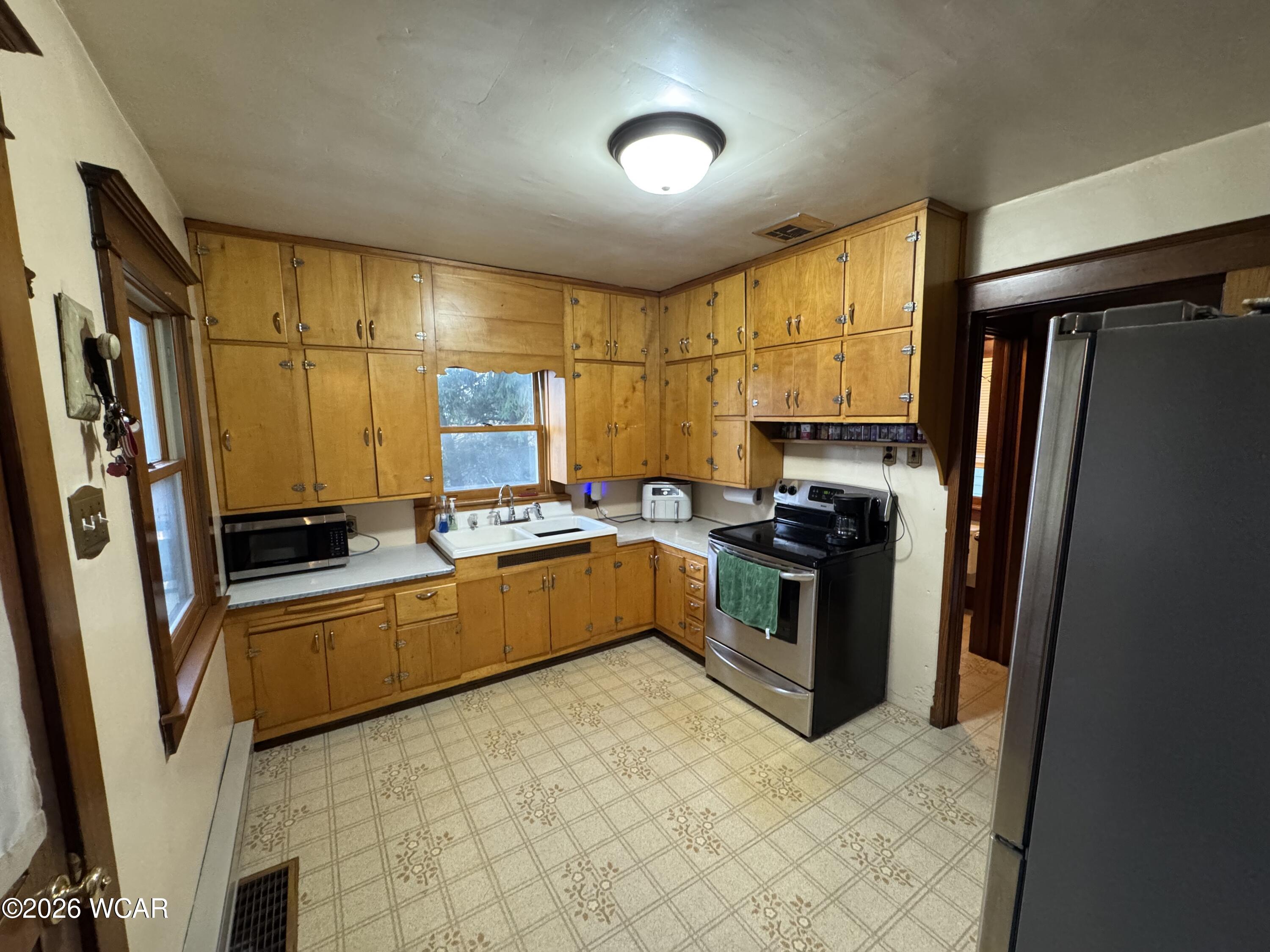 8015 Road R-7, Columbus Grove, Ohio