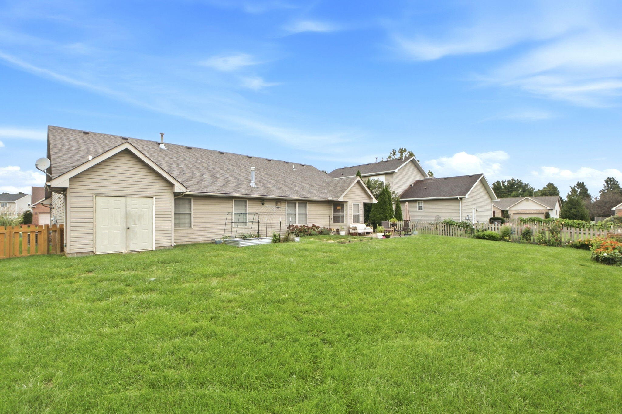 2504 Worthington, Troy, Ohio 45373