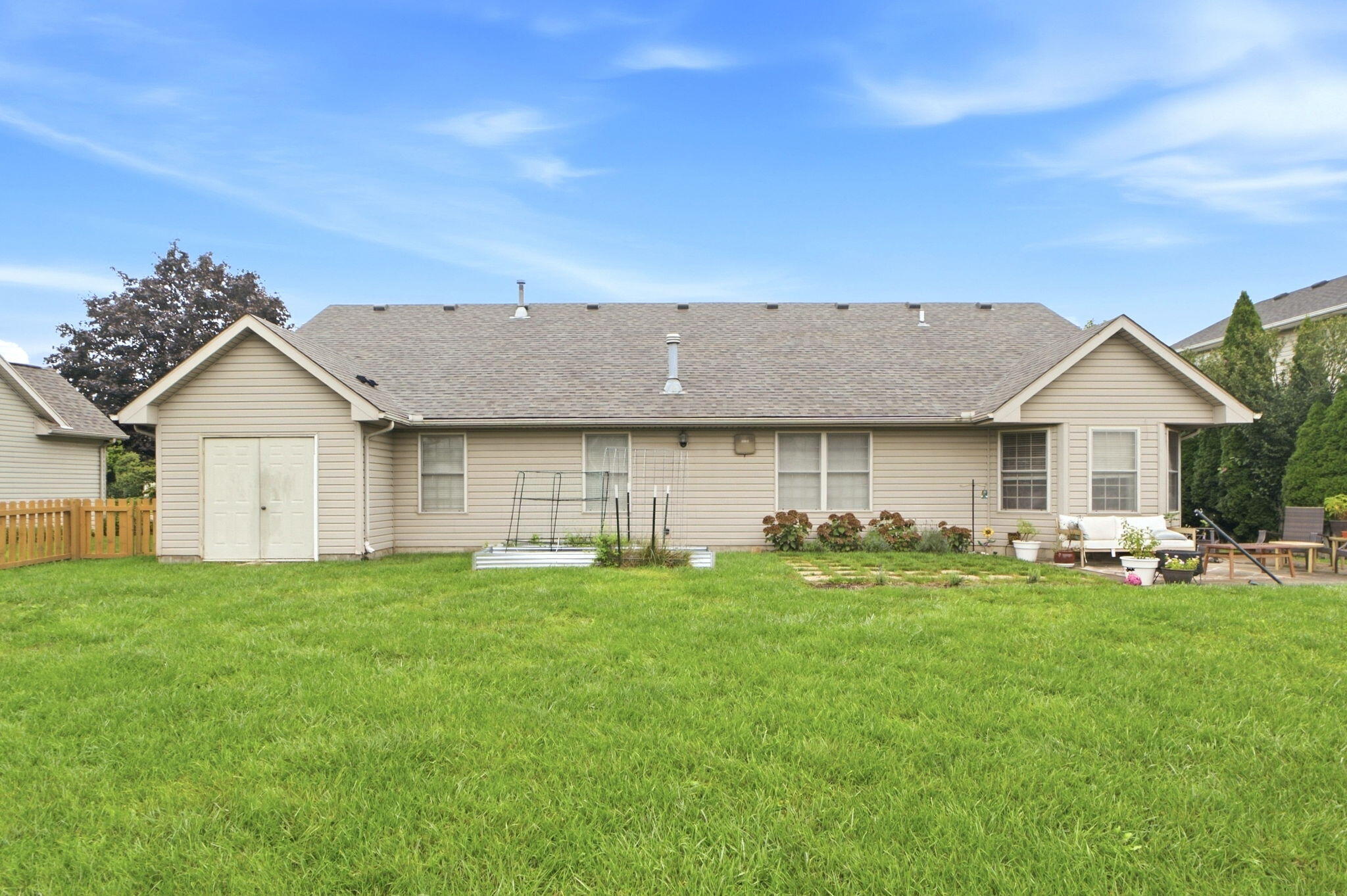 2504 Worthington, Troy, Ohio 45373