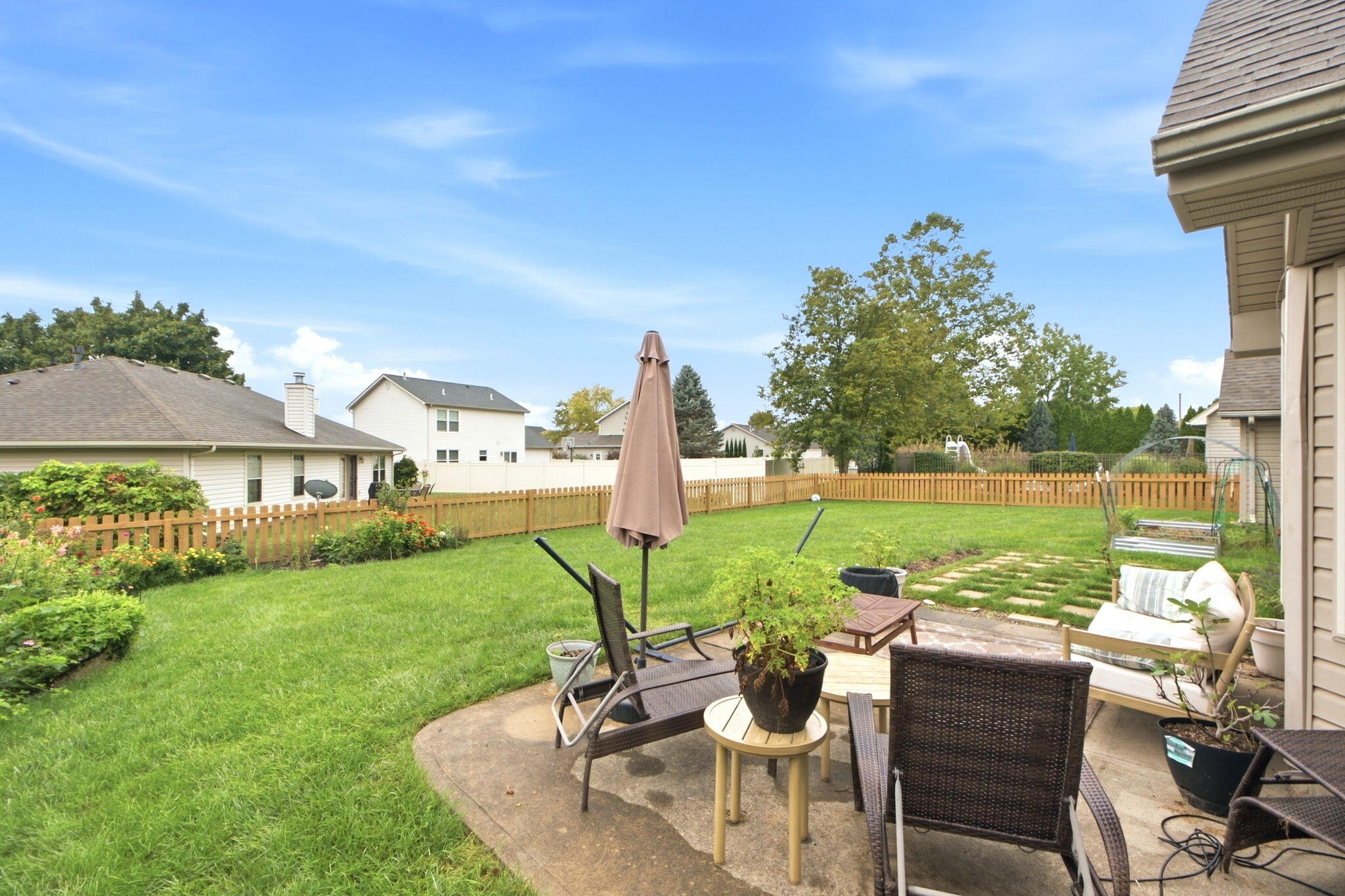 2504 Worthington, Troy, Ohio 45373